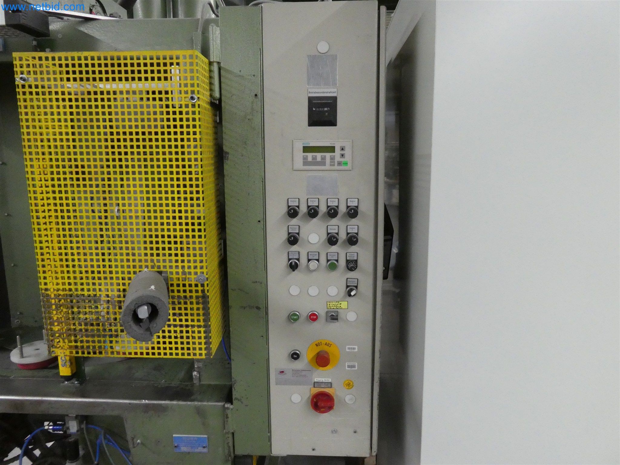 Máquinas de moldagem por injeção, máquinas CNC e linhas de montagem para elementos de aquecimento e componentes automóveis-4