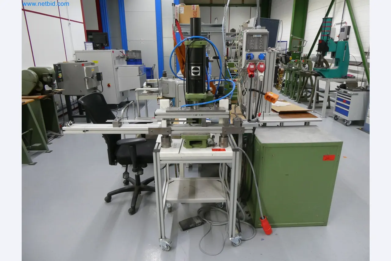 Máquinas de moldagem por injeção, máquinas CNC e linhas de montagem para elementos de aquecimento e componentes automóveis-1