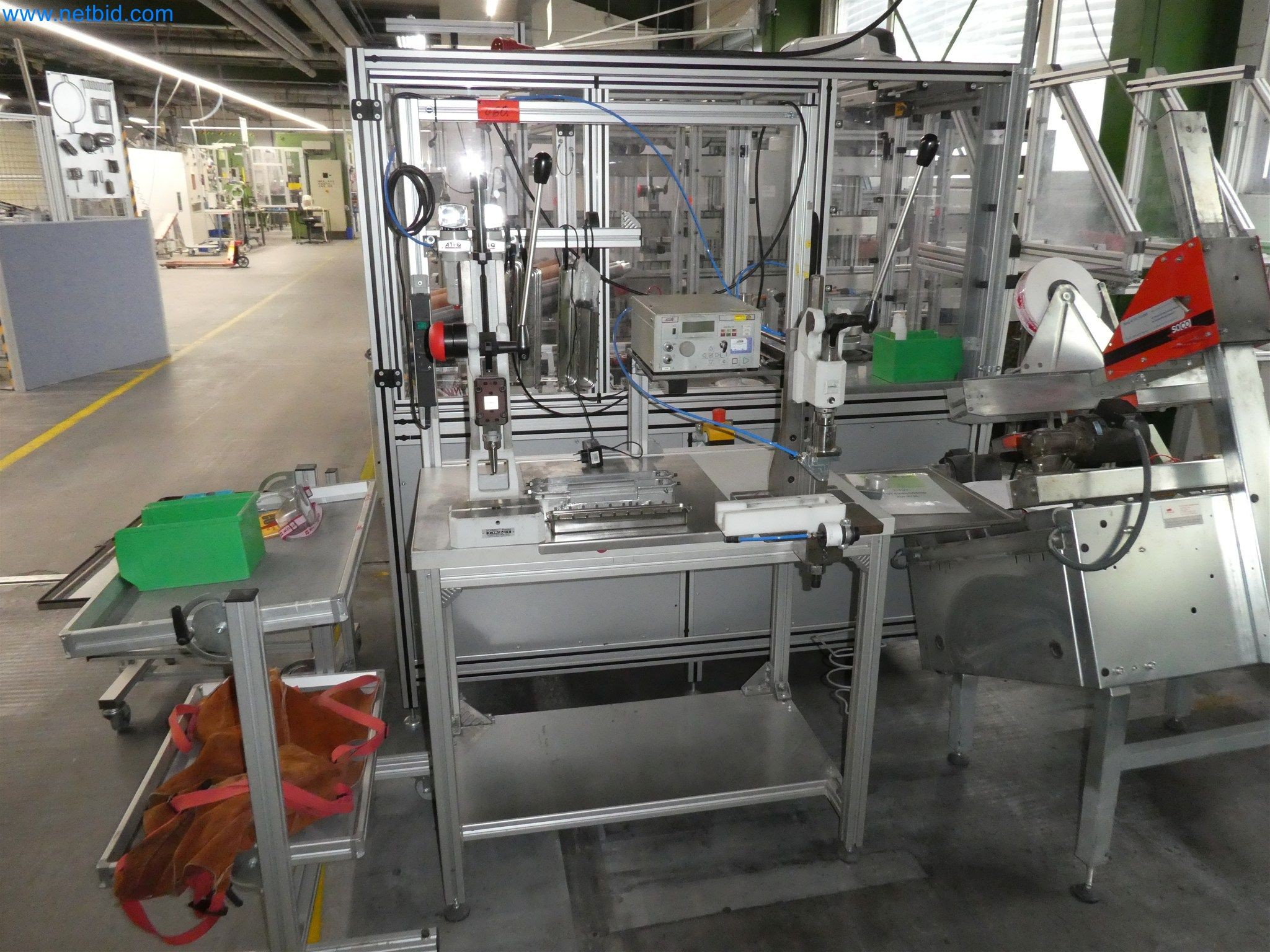 Máquinas de moldeo por inyección, máquinas CNC y líneas de montaje para elementos calefactores y componentes de automoción-2