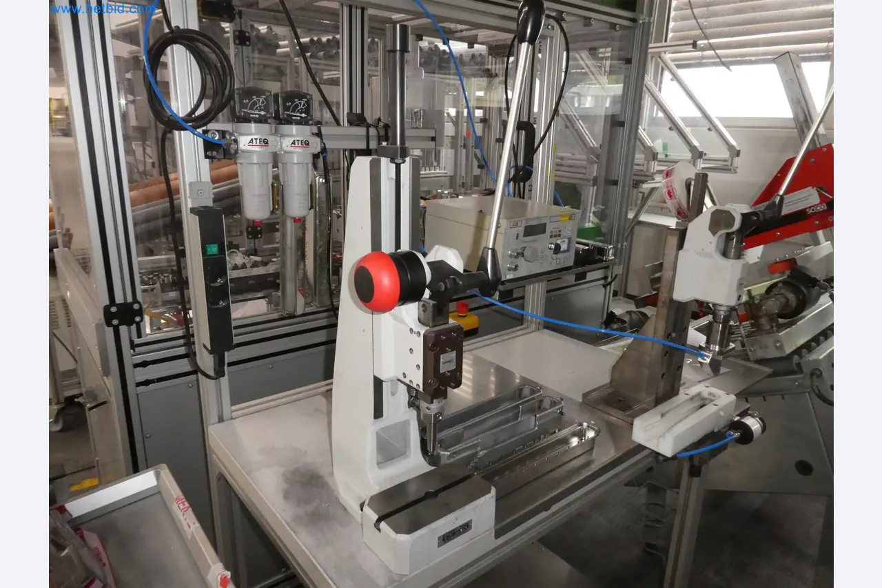 Máquinas de moldeo por inyección, máquinas CNC y líneas de montaje para elementos calefactores y componentes de automoción-3