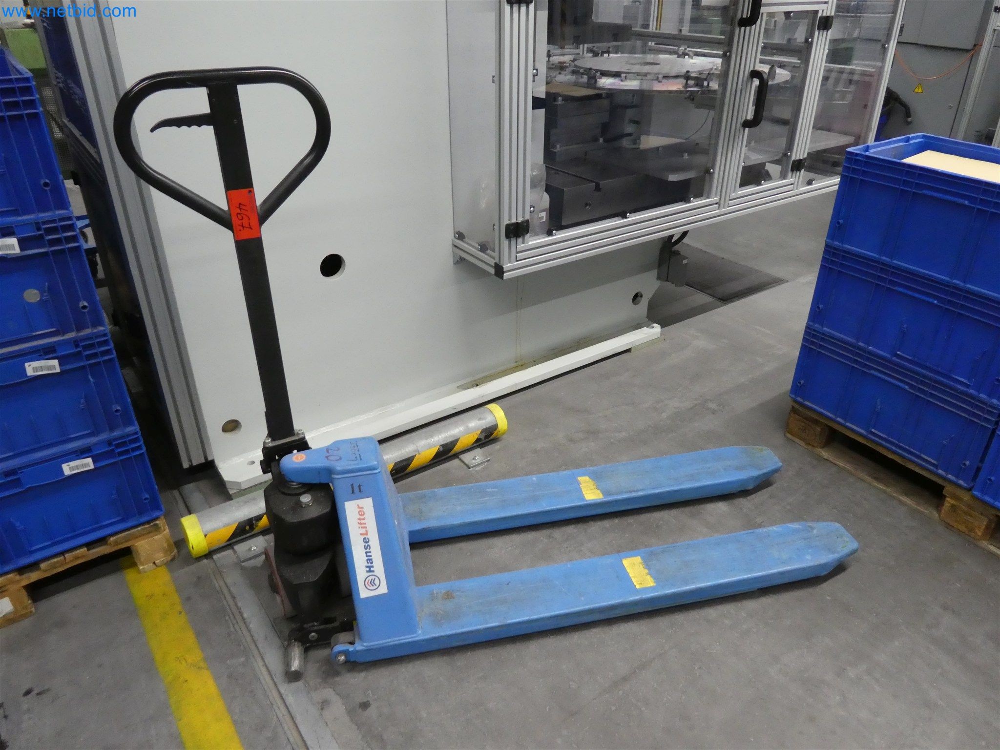 Máquinas de moldagem por injeção, máquinas CNC e linhas de montagem para elementos de aquecimento e componentes automóveis-2