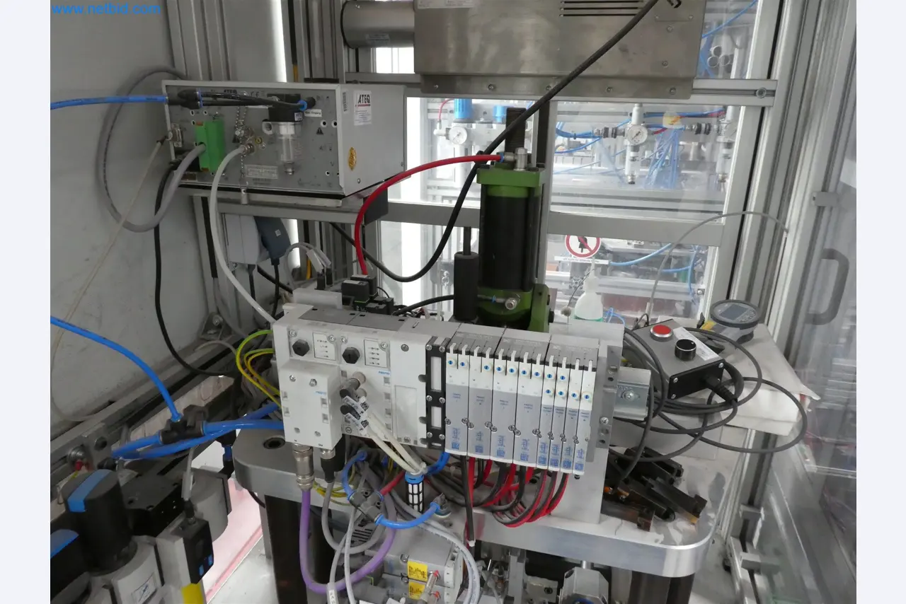 Máquinas de moldagem por injeção, máquinas CNC e linhas de montagem para elementos de aquecimento e componentes automóveis-2