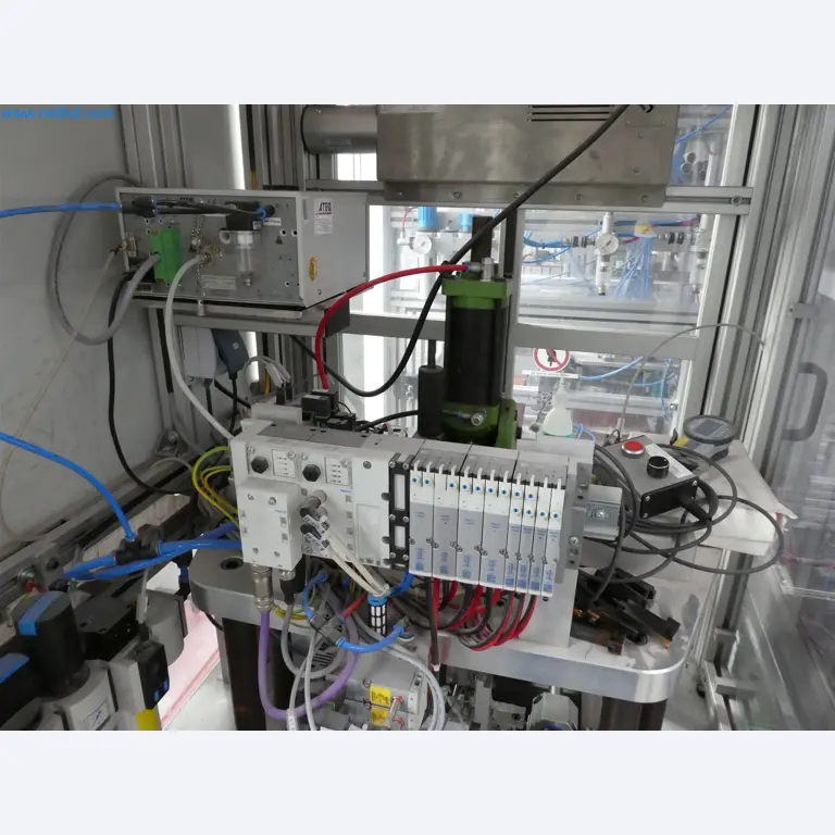 Máquinas de moldagem por injeção, máquinas CNC e linhas de montagem para elementos de aquecimento e componentes automóveis-2