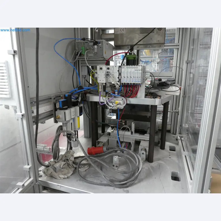 Máquinas de moldagem por injeção, máquinas CNC e linhas de montagem para elementos de aquecimento e componentes automóveis-3
