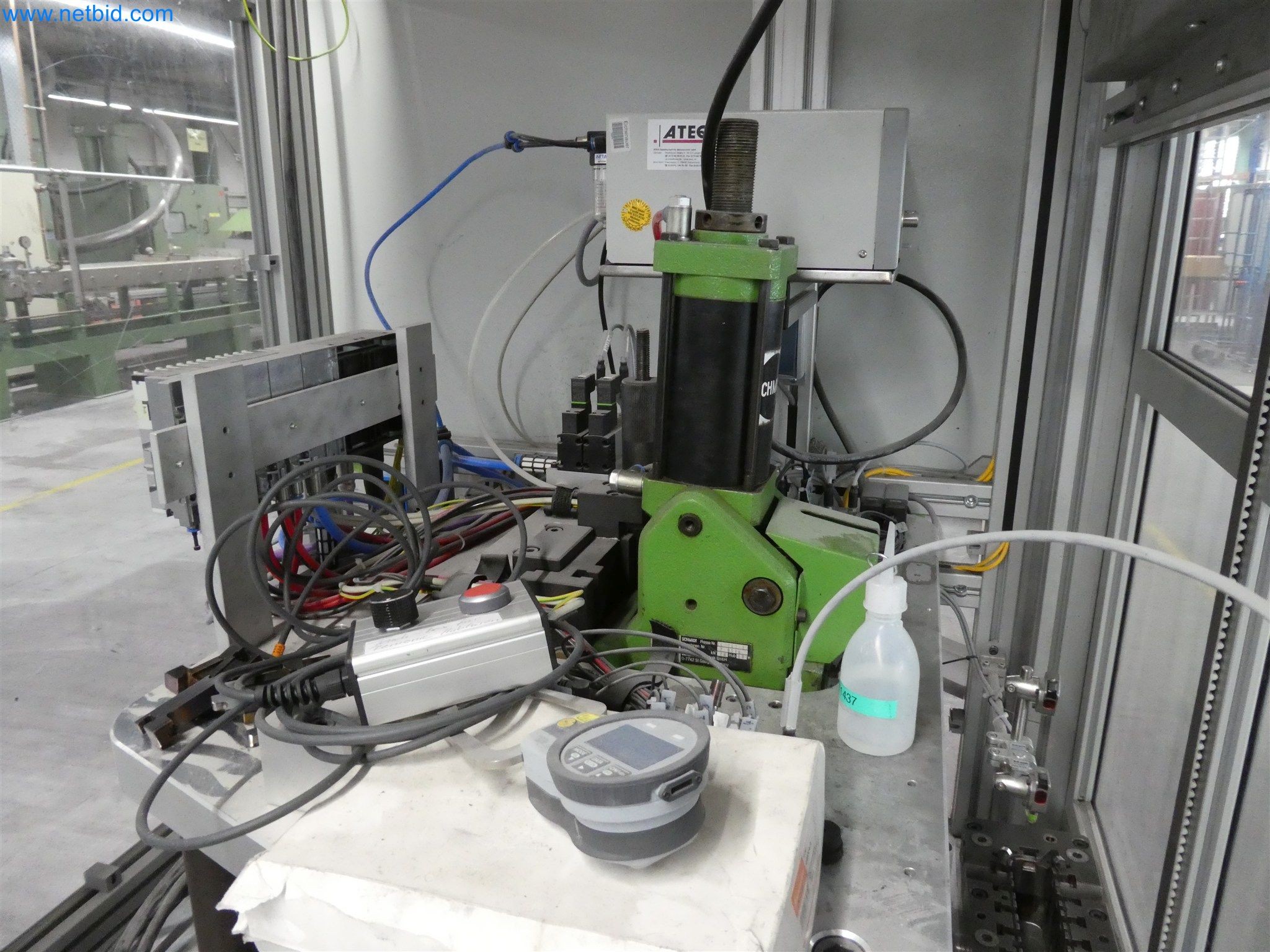 Máquinas de moldagem por injeção, máquinas CNC e linhas de montagem para elementos de aquecimento e componentes automóveis-4