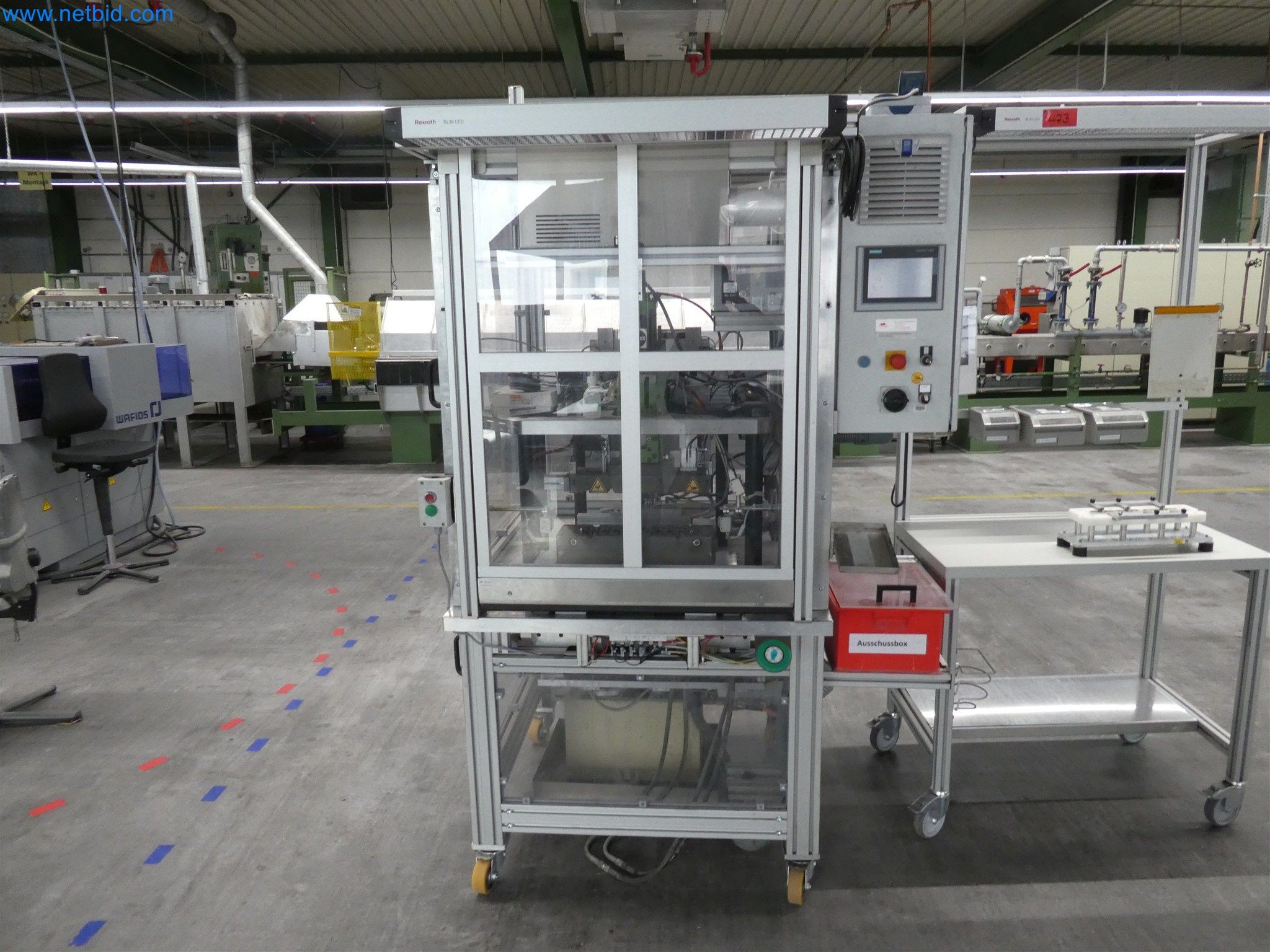 Máquinas de moldagem por injeção, máquinas CNC e linhas de montagem para elementos de aquecimento e componentes automóveis-6