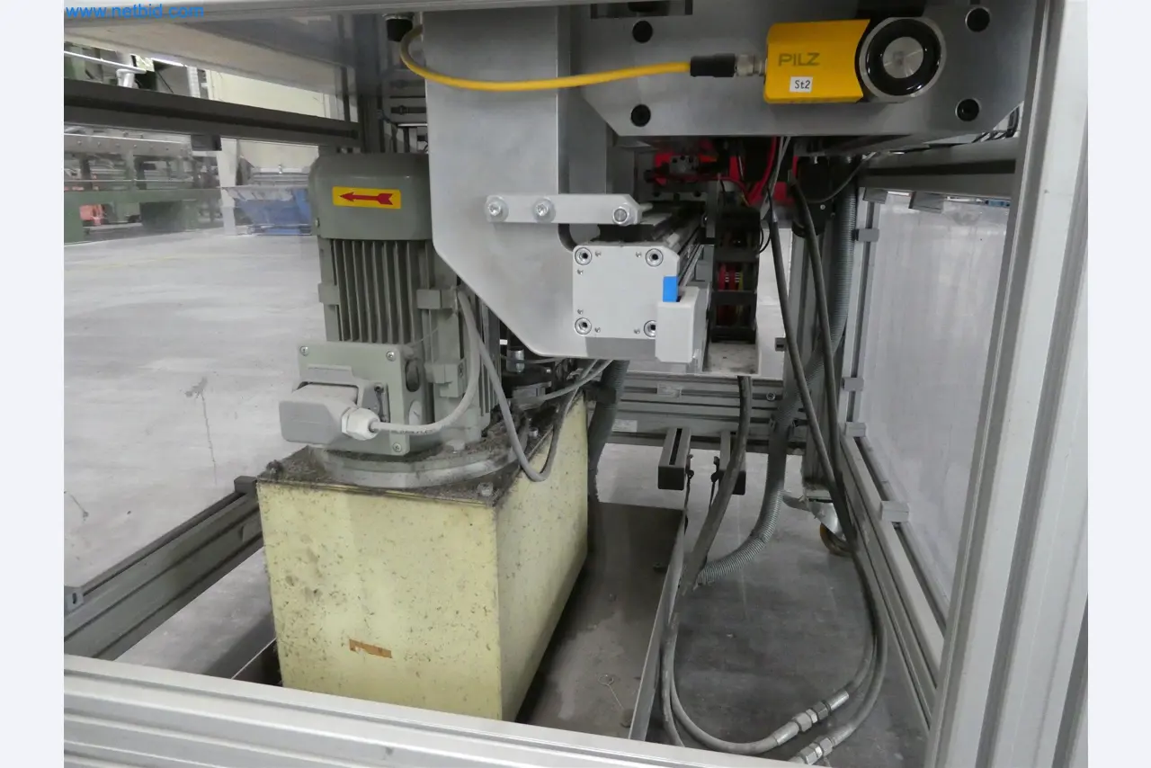 Máquinas de moldagem por injeção, máquinas CNC e linhas de montagem para elementos de aquecimento e componentes automóveis-9