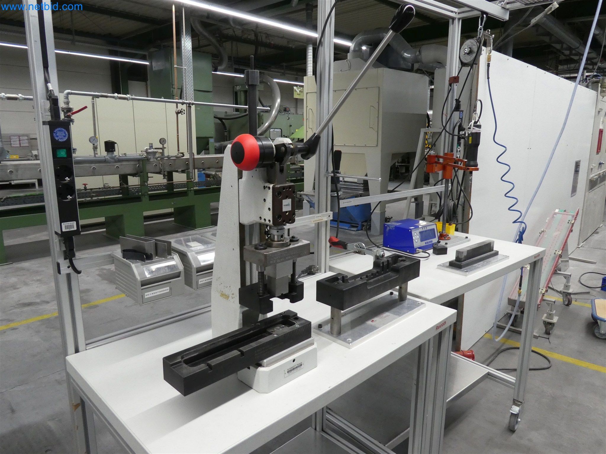 Máquinas de moldagem por injeção, máquinas CNC e linhas de montagem para elementos de aquecimento e componentes automóveis-4