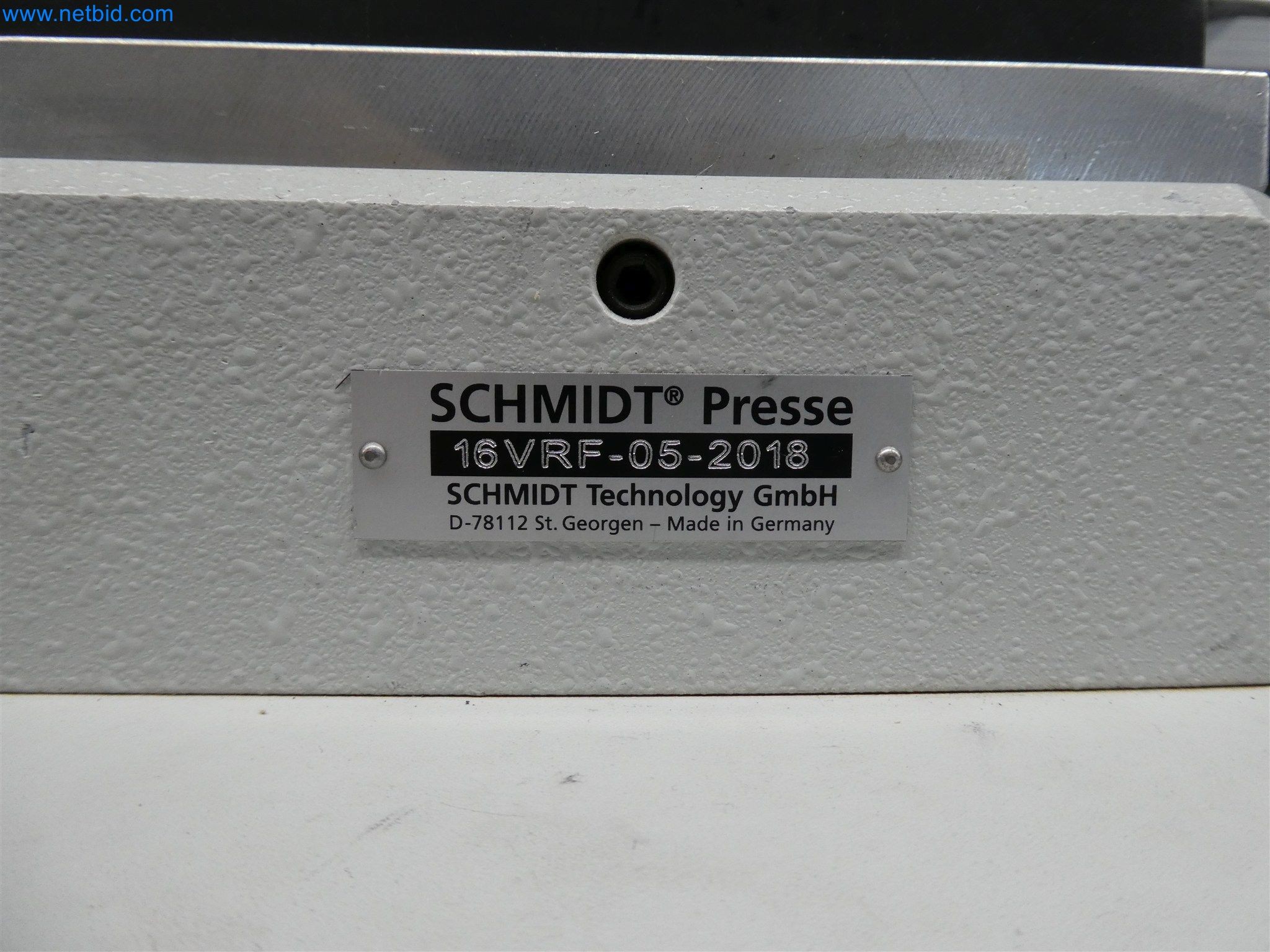 Máquinas de moldagem por injeção, máquinas CNC e linhas de montagem para elementos de aquecimento e componentes automóveis-5