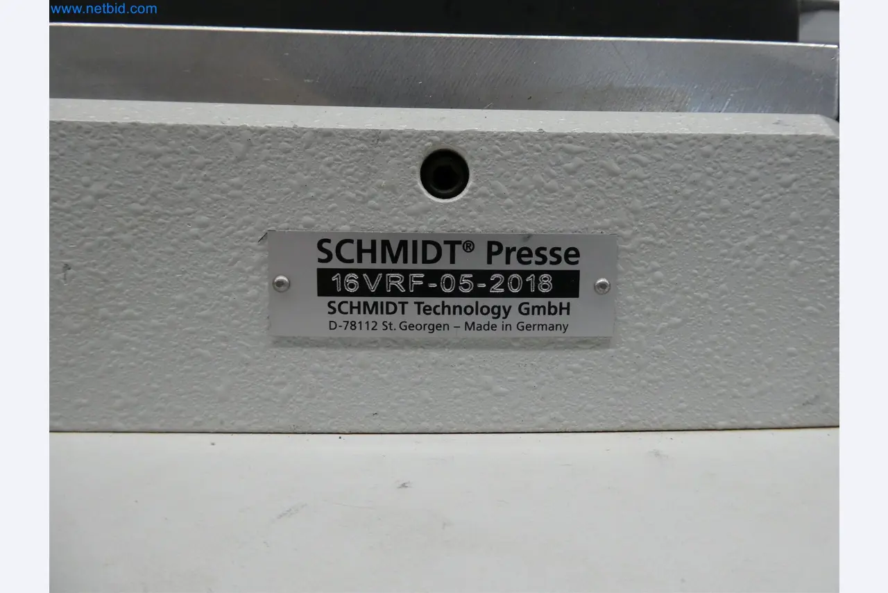 Máquinas de moldagem por injeção, máquinas CNC e linhas de montagem para elementos de aquecimento e componentes automóveis-5