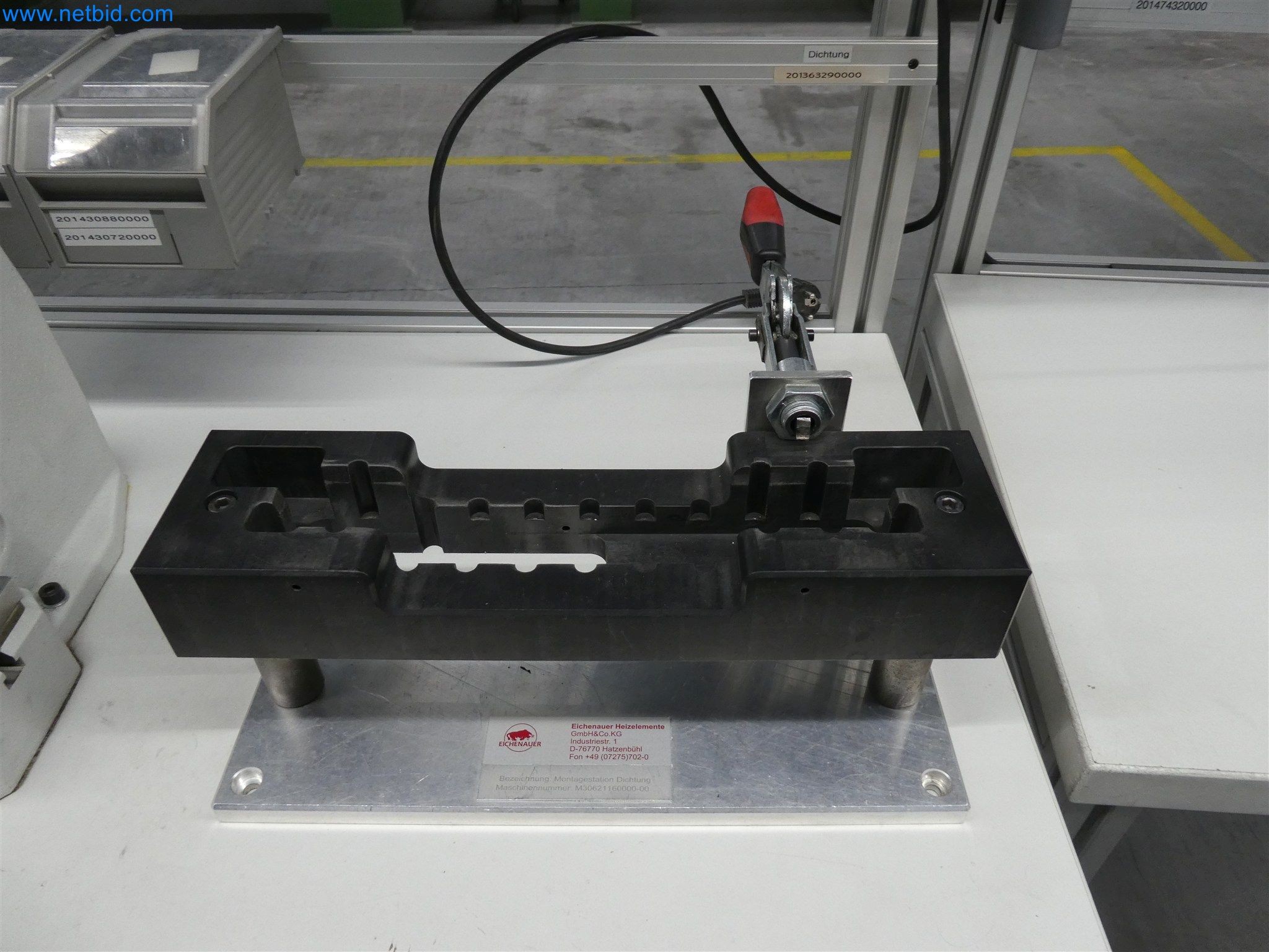 Máquinas de moldagem por injeção, máquinas CNC e linhas de montagem para elementos de aquecimento e componentes automóveis-6