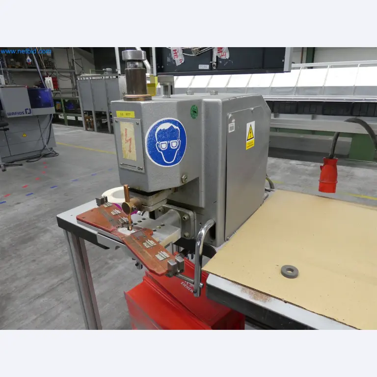 Máquinas de moldagem por injeção, máquinas CNC e linhas de montagem para elementos de aquecimento e componentes automóveis-1