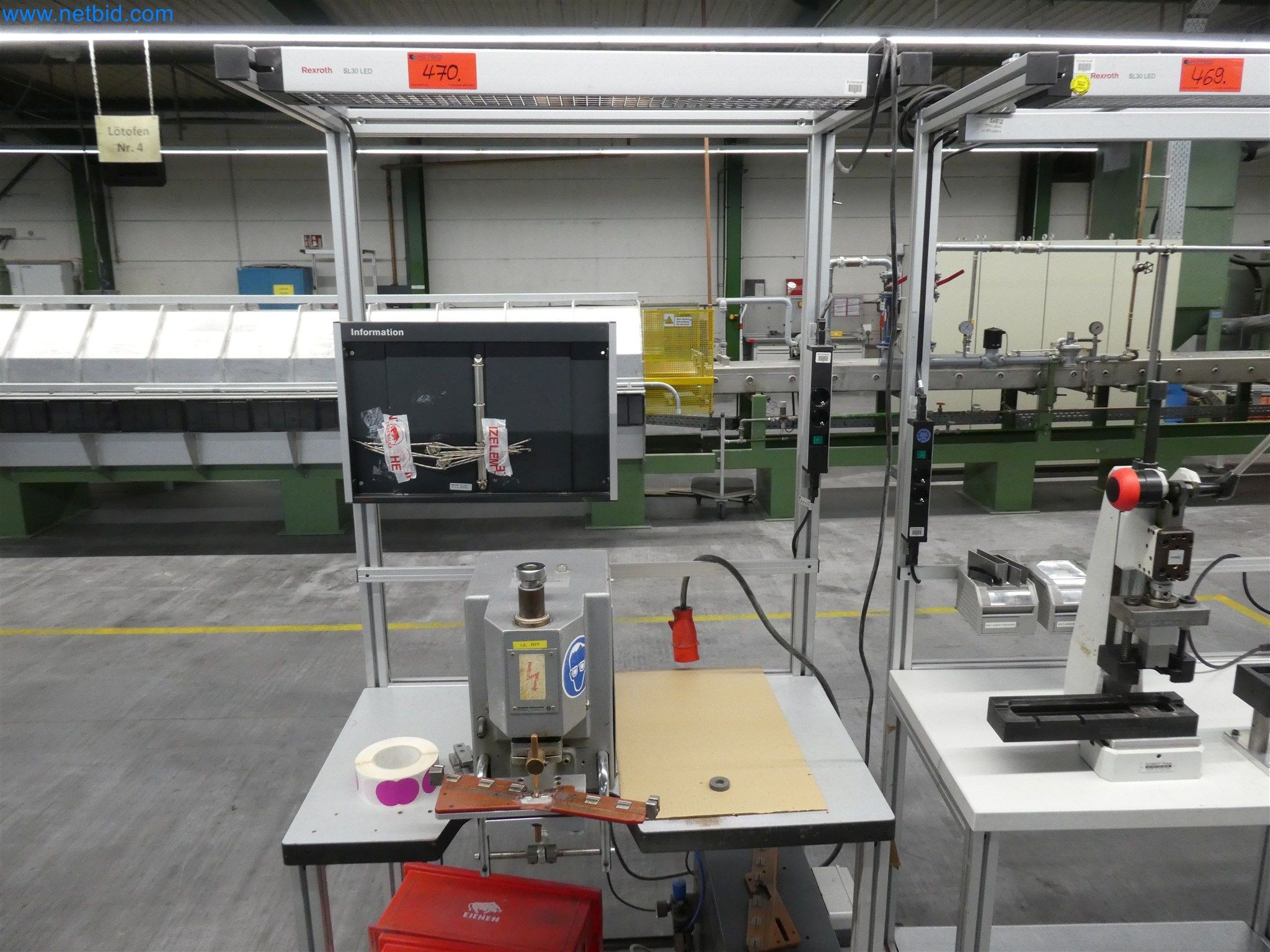 Máquinas de moldagem por injeção, máquinas CNC e linhas de montagem para elementos de aquecimento e componentes automóveis-3