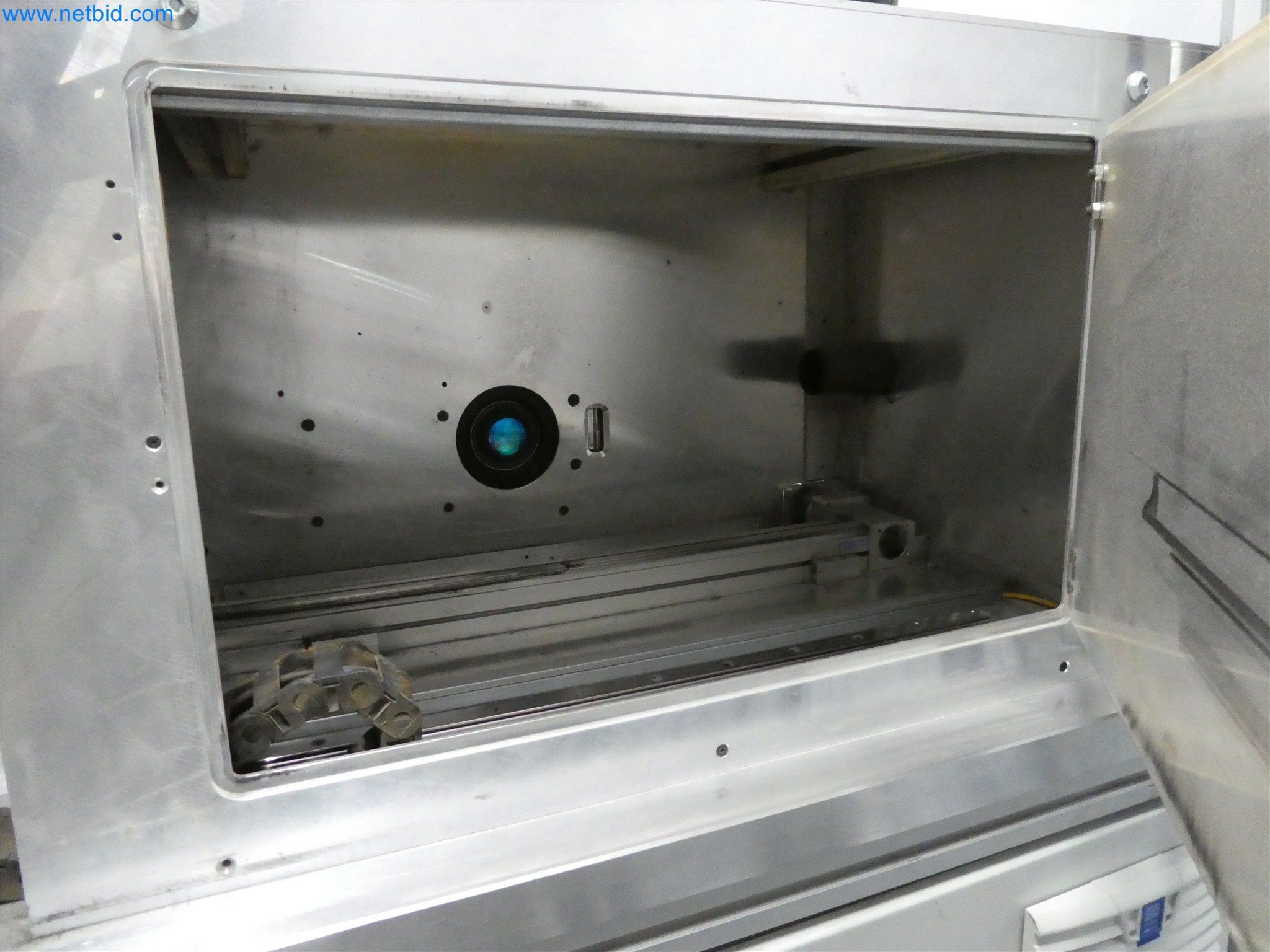 Máquinas de moldagem por injeção, máquinas CNC e linhas de montagem para elementos de aquecimento e componentes automóveis-12