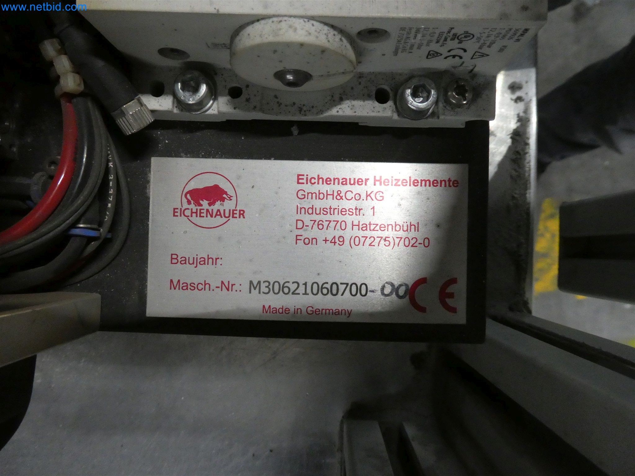 Máquinas de moldagem por injeção, máquinas CNC e linhas de montagem para elementos de aquecimento e componentes automóveis-15