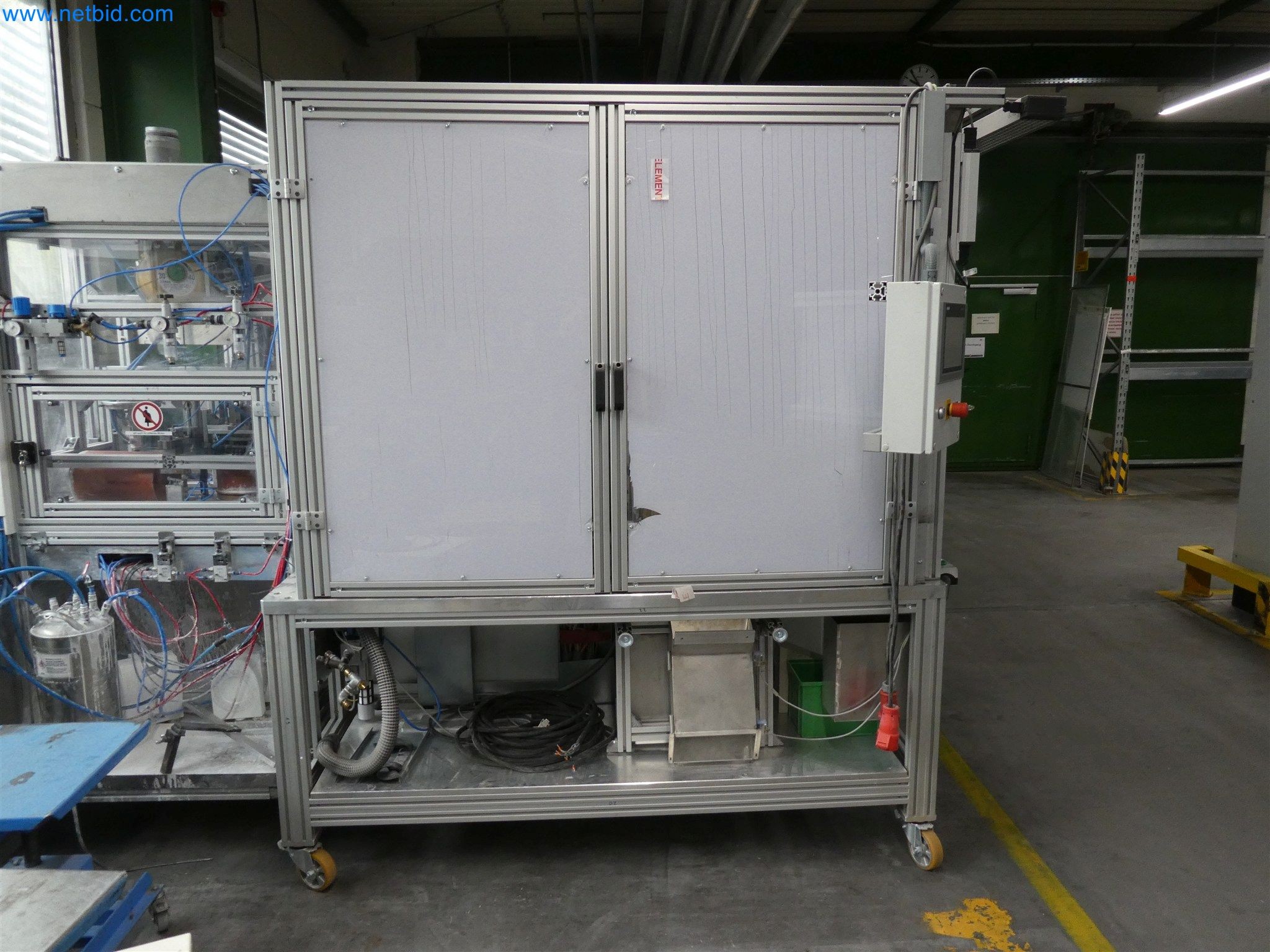 Máquinas de moldagem por injeção, máquinas CNC e linhas de montagem para elementos de aquecimento e componentes automóveis-4