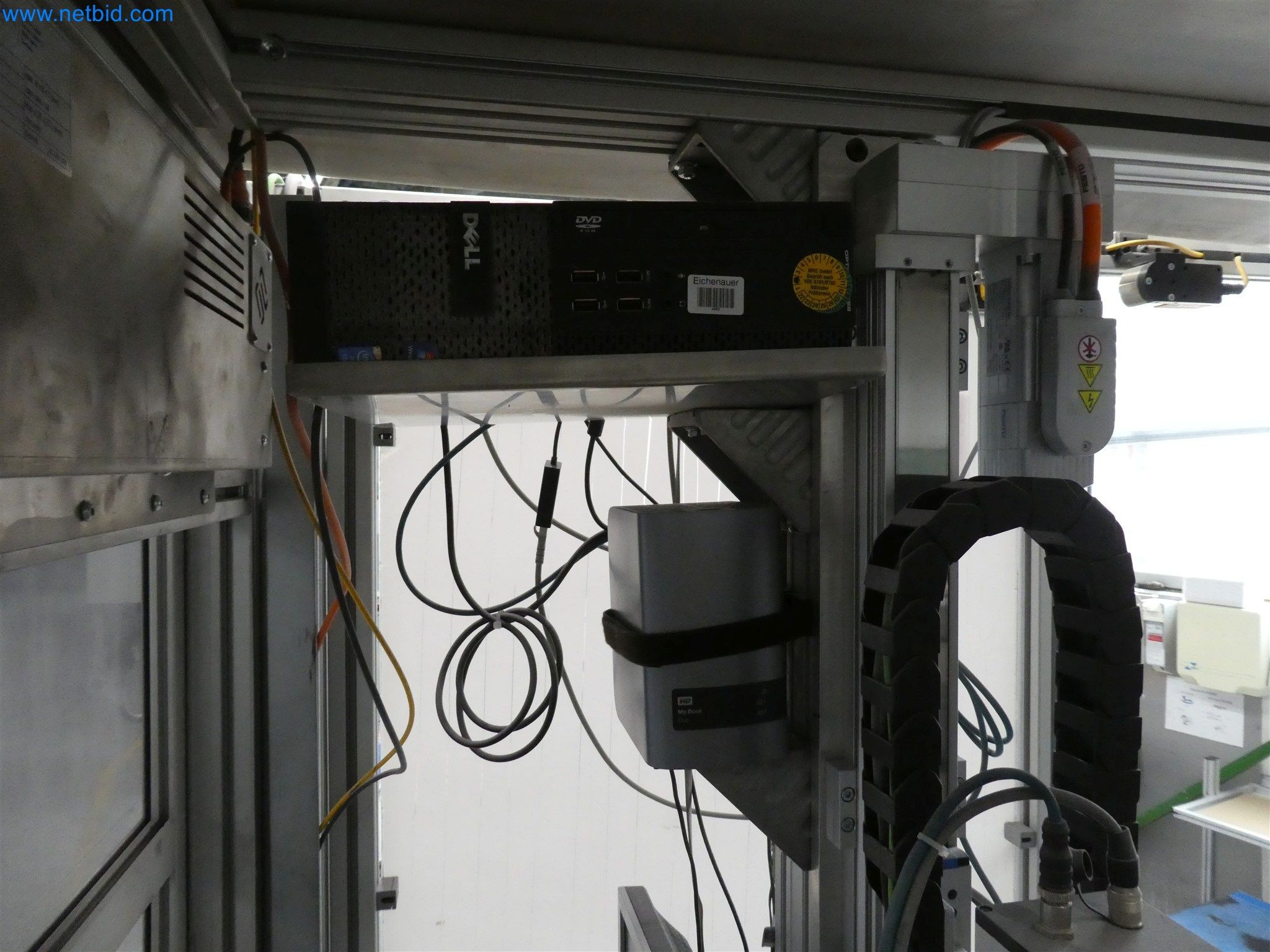 Máquinas de moldagem por injeção, máquinas CNC e linhas de montagem para elementos de aquecimento e componentes automóveis-6