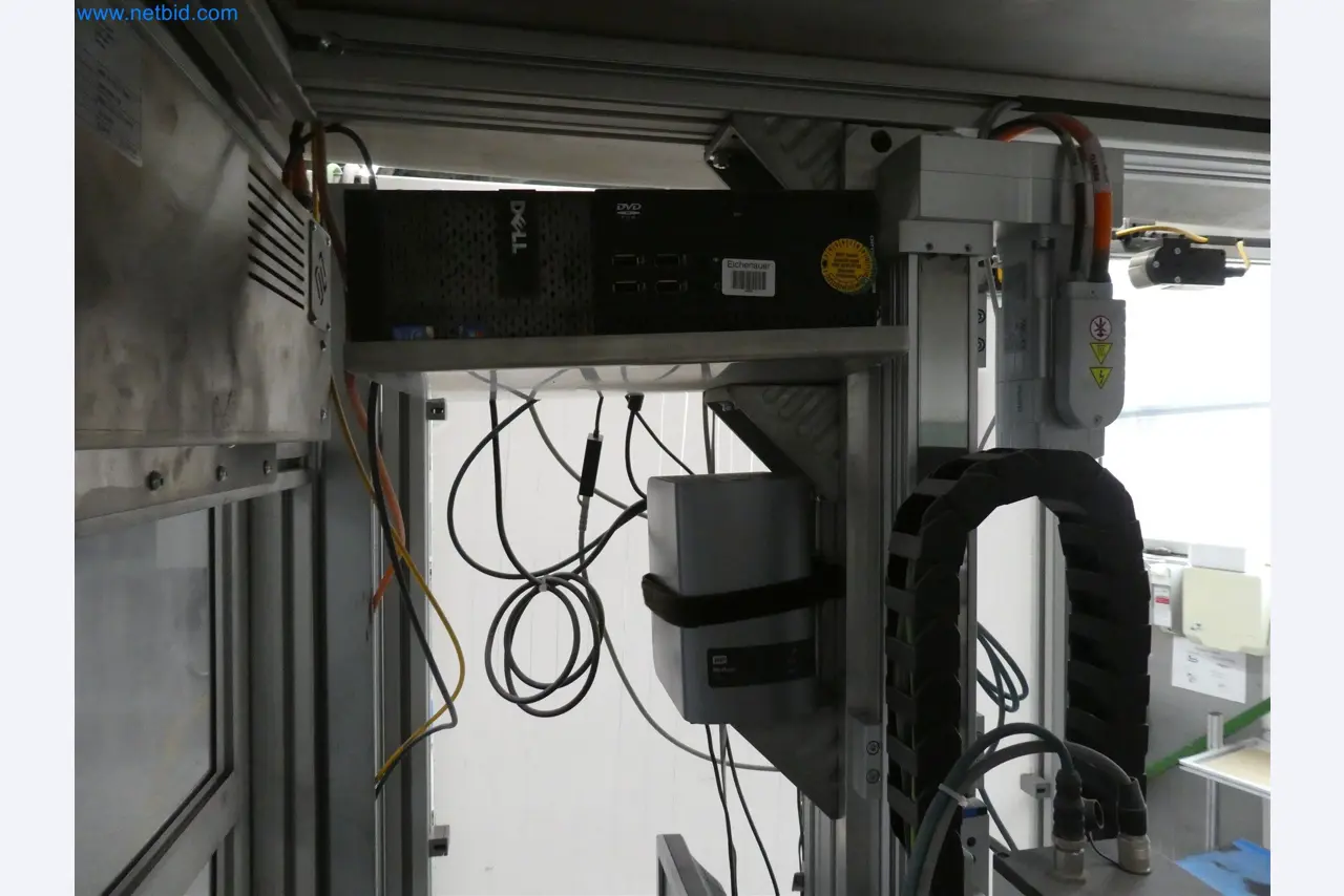 Máquinas de moldagem por injeção, máquinas CNC e linhas de montagem para elementos de aquecimento e componentes automóveis-6