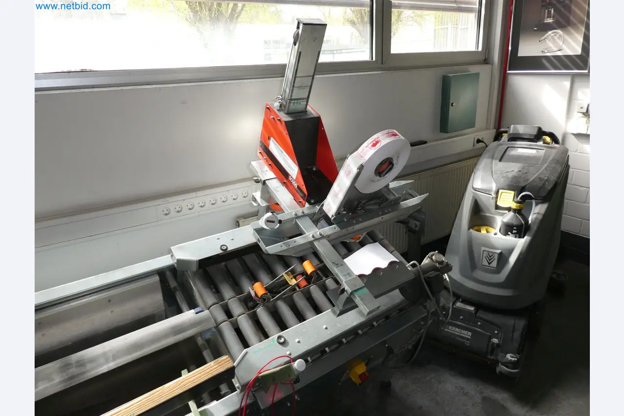 Máquinas de moldagem por injeção, máquinas CNC e linhas de montagem para elementos de aquecimento e componentes automóveis-3