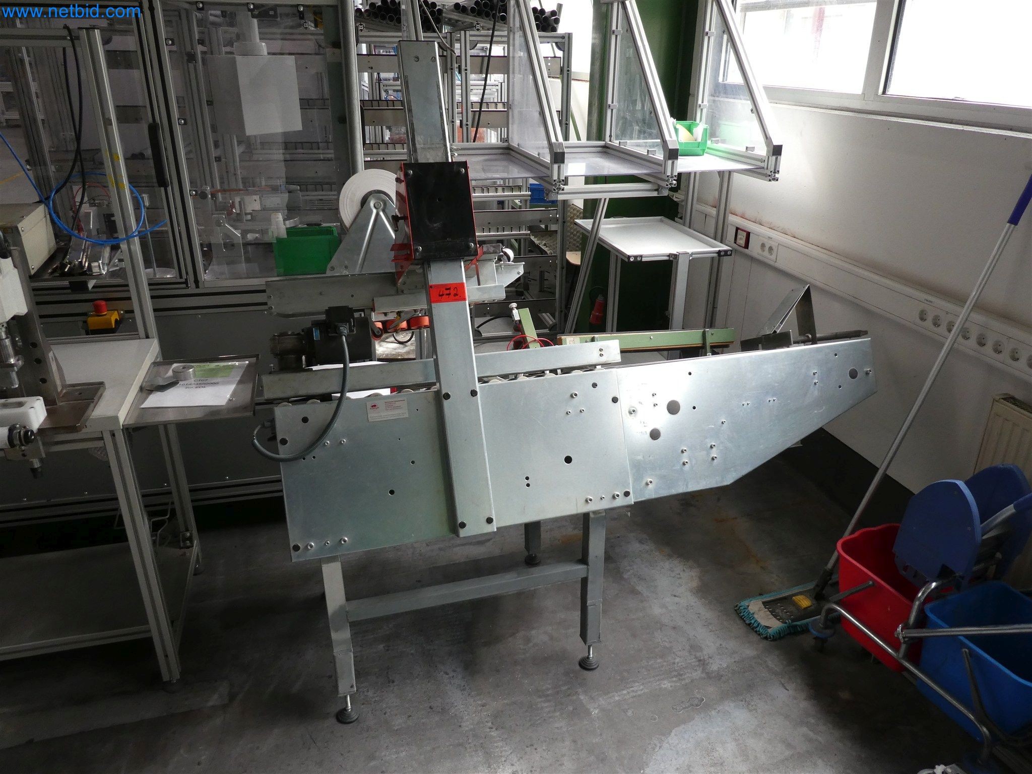 Máquinas de moldagem por injeção, máquinas CNC e linhas de montagem para elementos de aquecimento e componentes automóveis-4