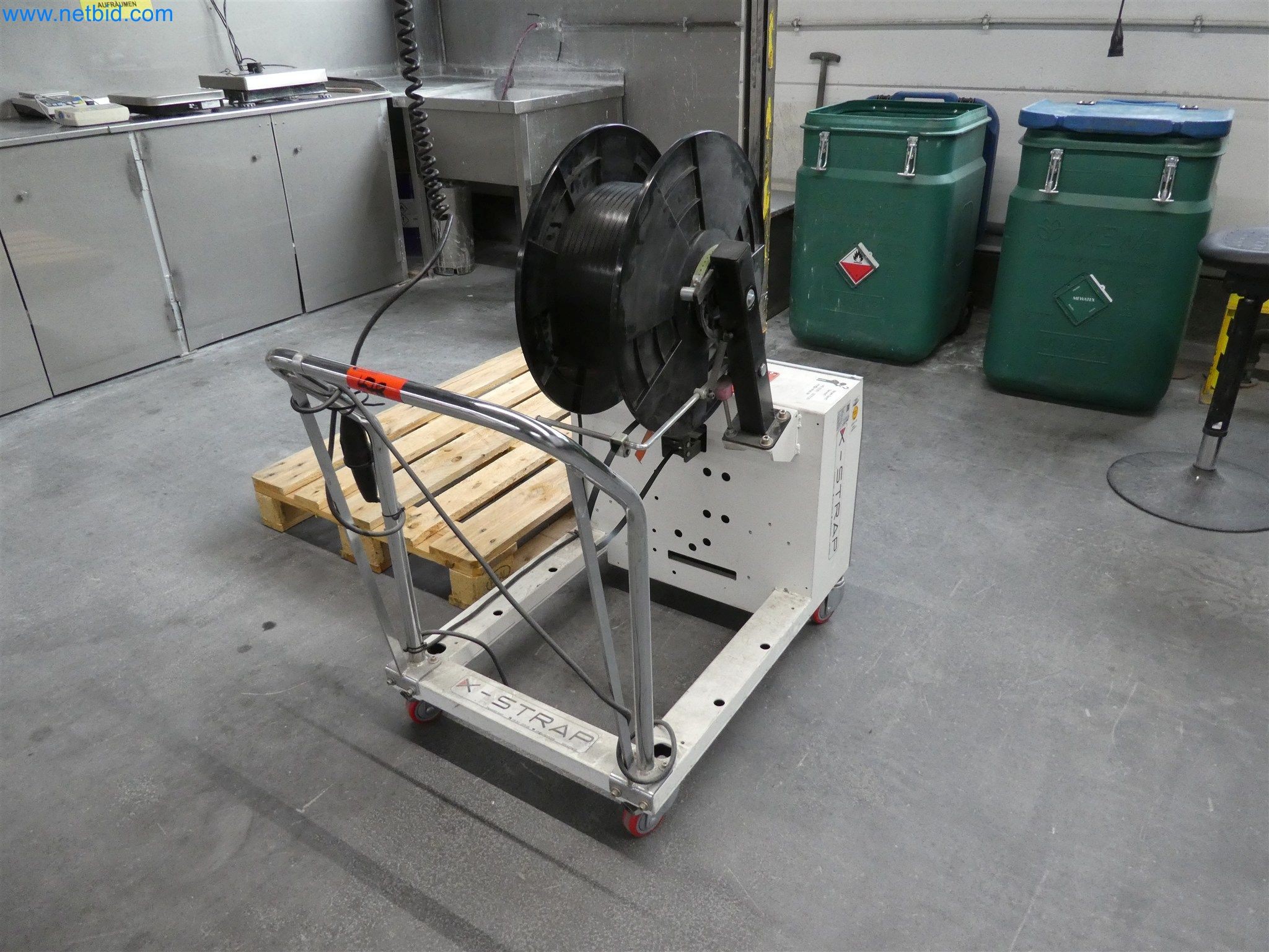 Máquinas de moldeo por inyección, máquinas CNC y líneas de montaje para elementos calefactores y componentes de automoción-1