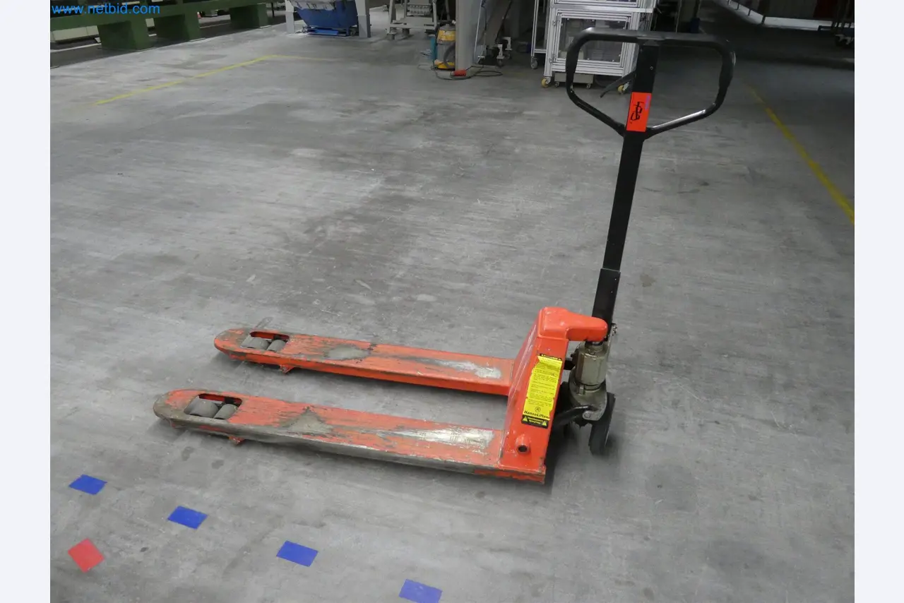 Máquinas de moldeo por inyección, máquinas CNC y líneas de montaje para elementos calefactores y componentes de automoción-1