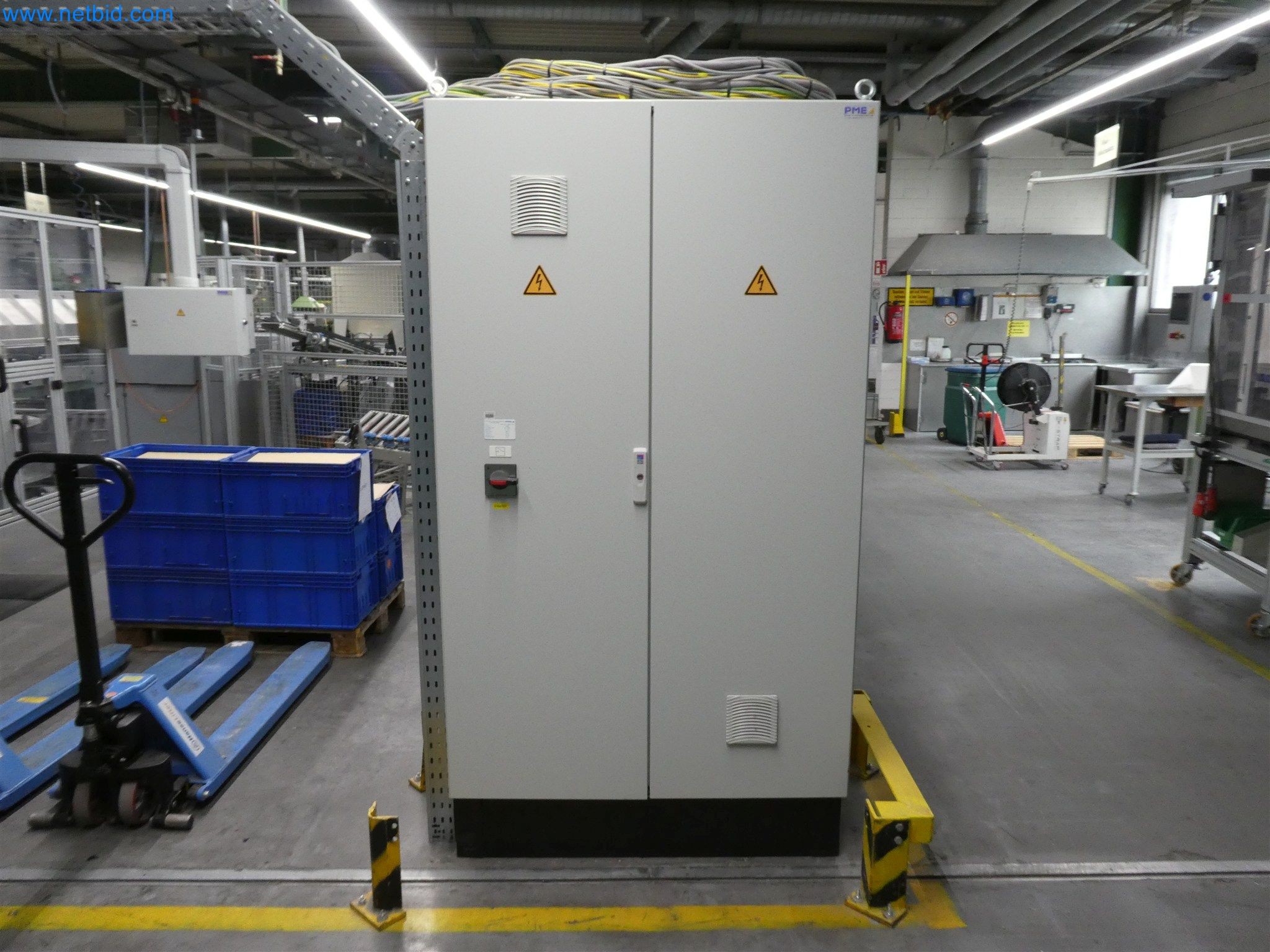 Máquinas de moldeo por inyección, máquinas CNC y líneas de montaje para elementos calefactores y componentes de automoción-10