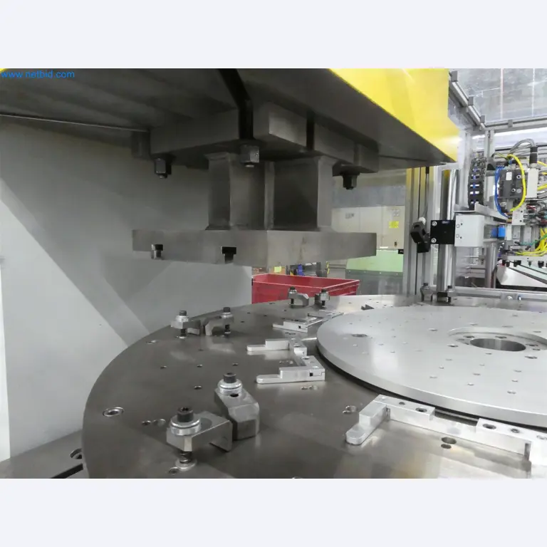 Máquinas de moldeo por inyección, máquinas CNC y líneas de montaje para elementos calefactores y componentes de automoción-13