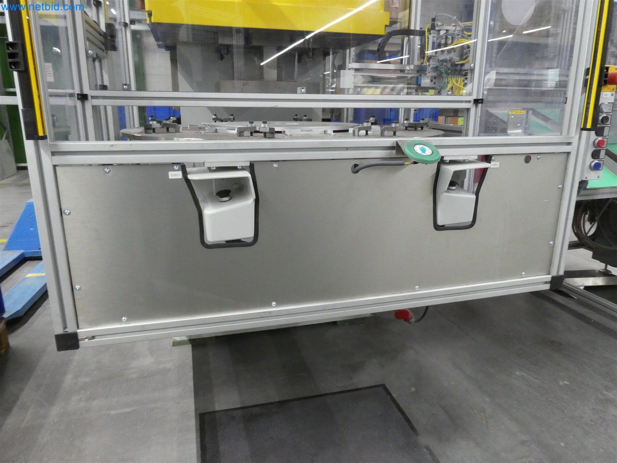 Máquinas de moldeo por inyección, máquinas CNC y líneas de montaje para elementos calefactores y componentes de automoción-14