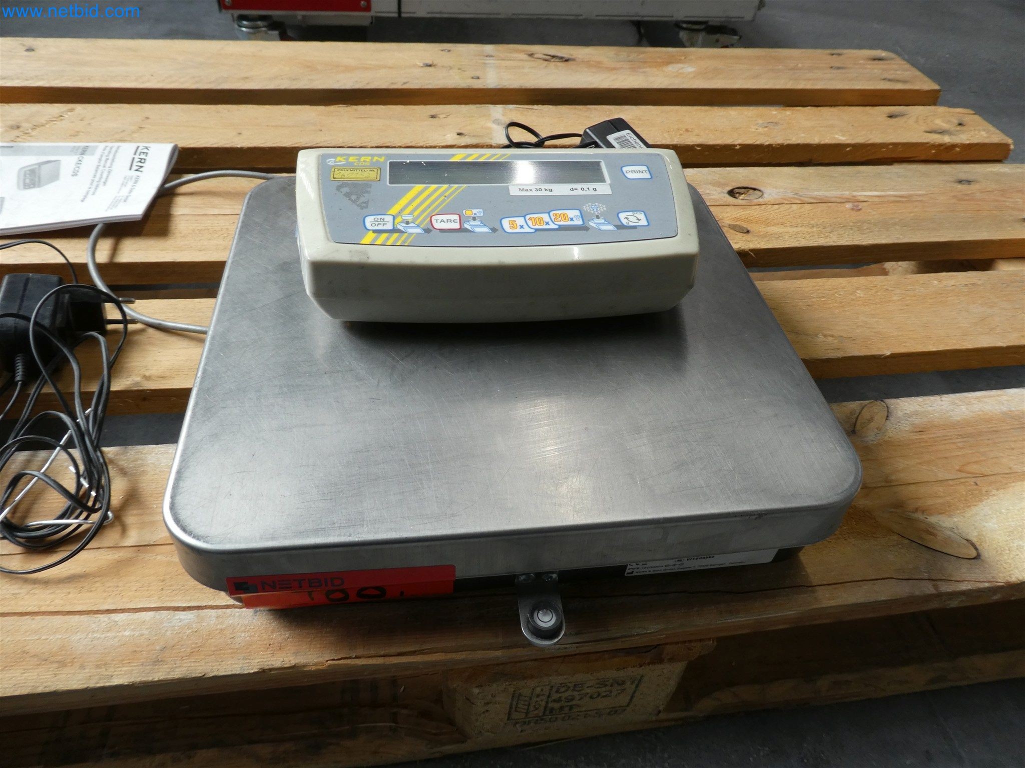 Máquinas de moldeo por inyección, máquinas CNC y líneas de montaje para elementos calefactores y componentes de automoción-3