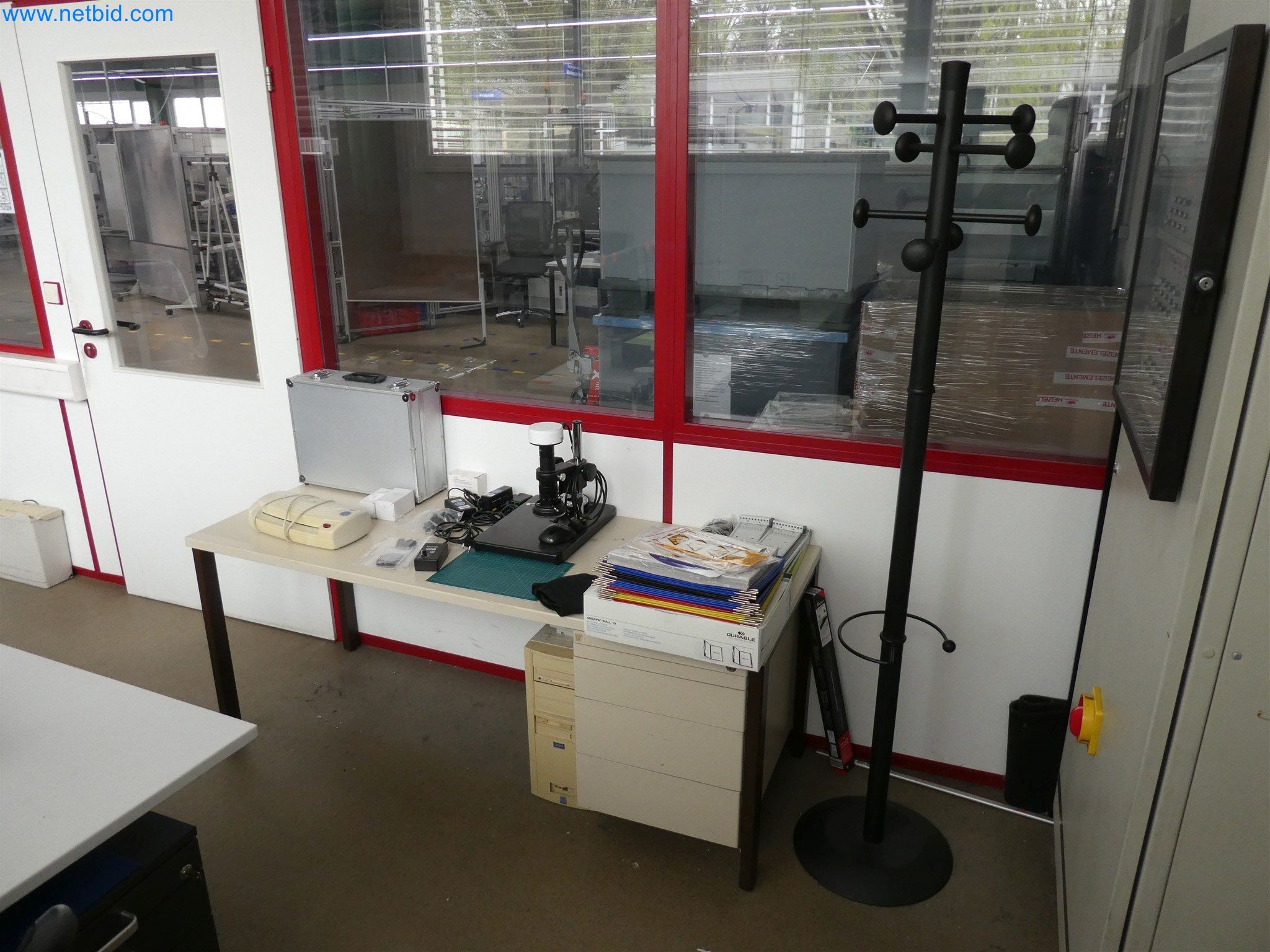 Máquinas de moldeo por inyección, máquinas CNC y líneas de montaje para elementos calefactores y componentes de automoción-1