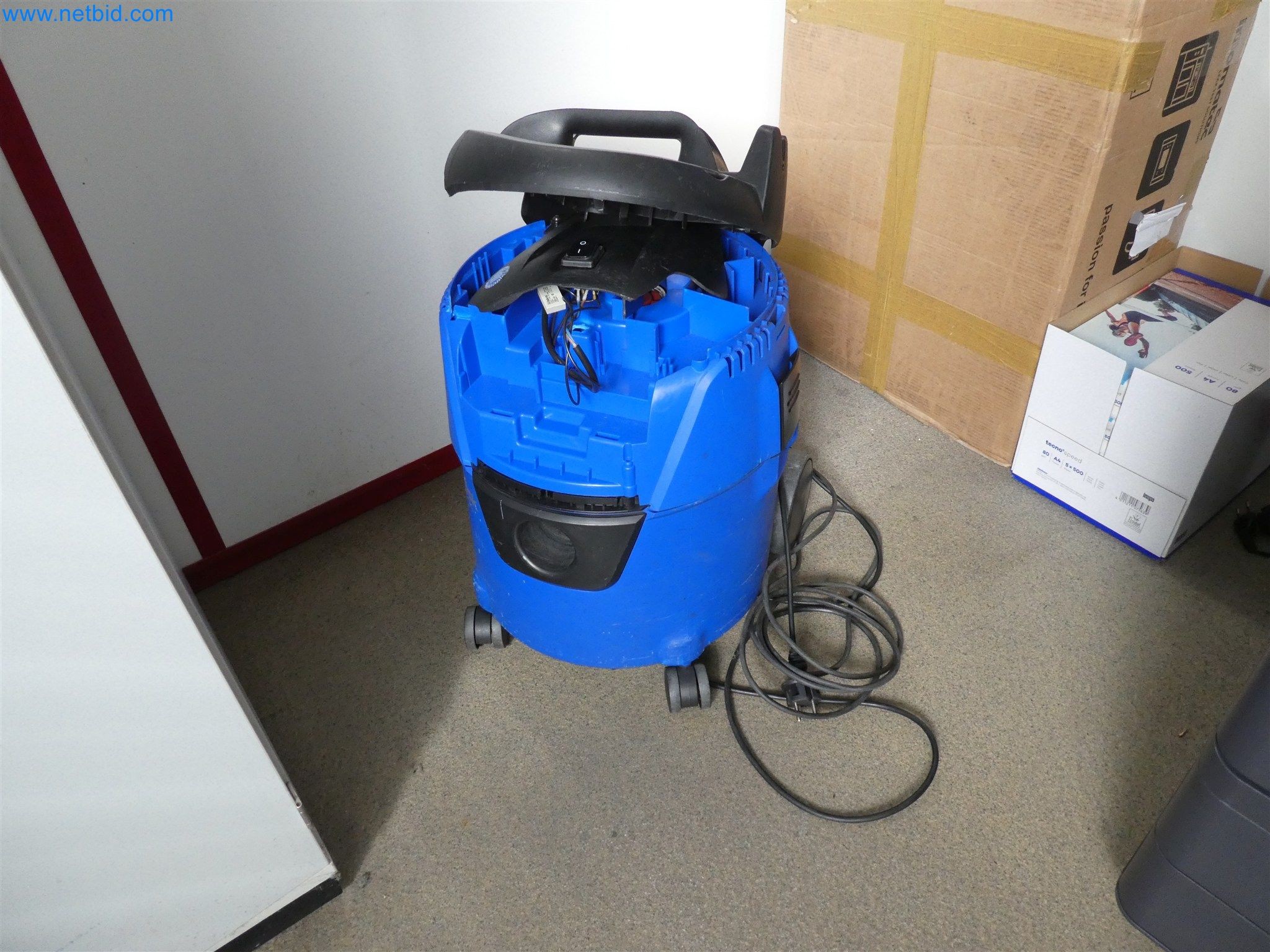 Máquinas de moldeo por inyección, máquinas CNC y líneas de montaje para elementos calefactores y componentes de automoción-4