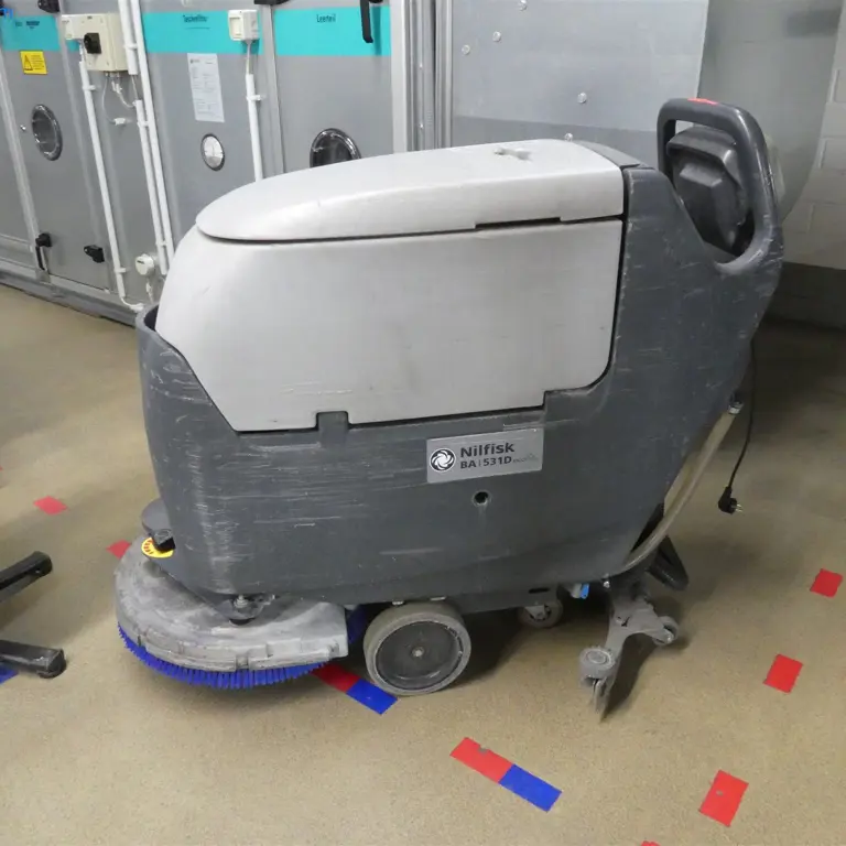 Máquina de limpieza de suelos Nilfisk BA531D