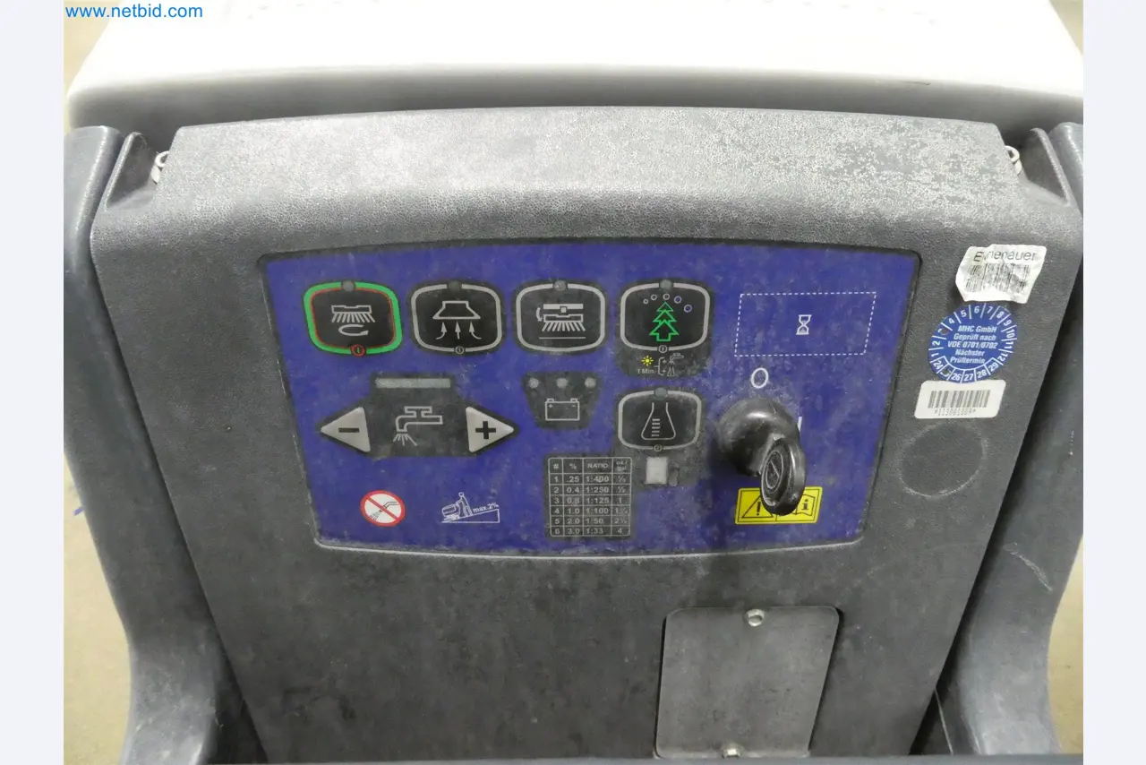 Máquinas de moldeo por inyección, máquinas CNC y líneas de montaje para elementos calefactores y componentes de automoción-3