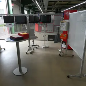 3 panneaux d'information mobiles