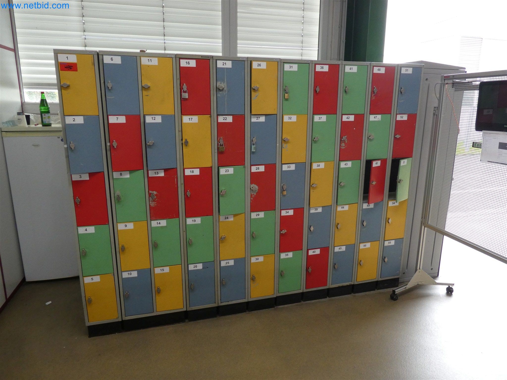 Máquinas de moldeo por inyección, máquinas CNC y líneas de montaje para elementos calefactores y componentes de automoción-2