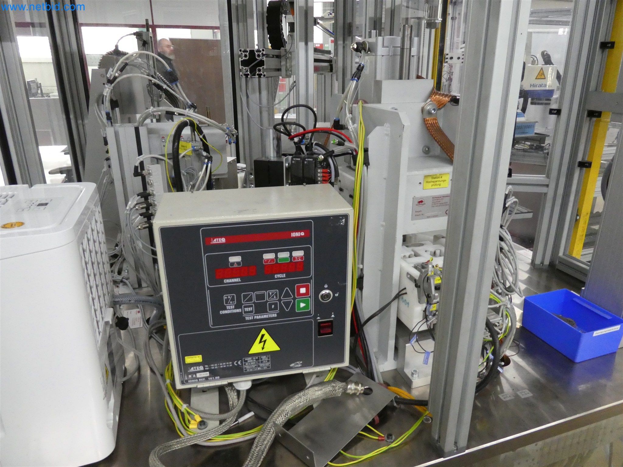 Máquinas de moldeo por inyección, máquinas CNC y líneas de montaje para elementos calefactores y componentes de automoción-15