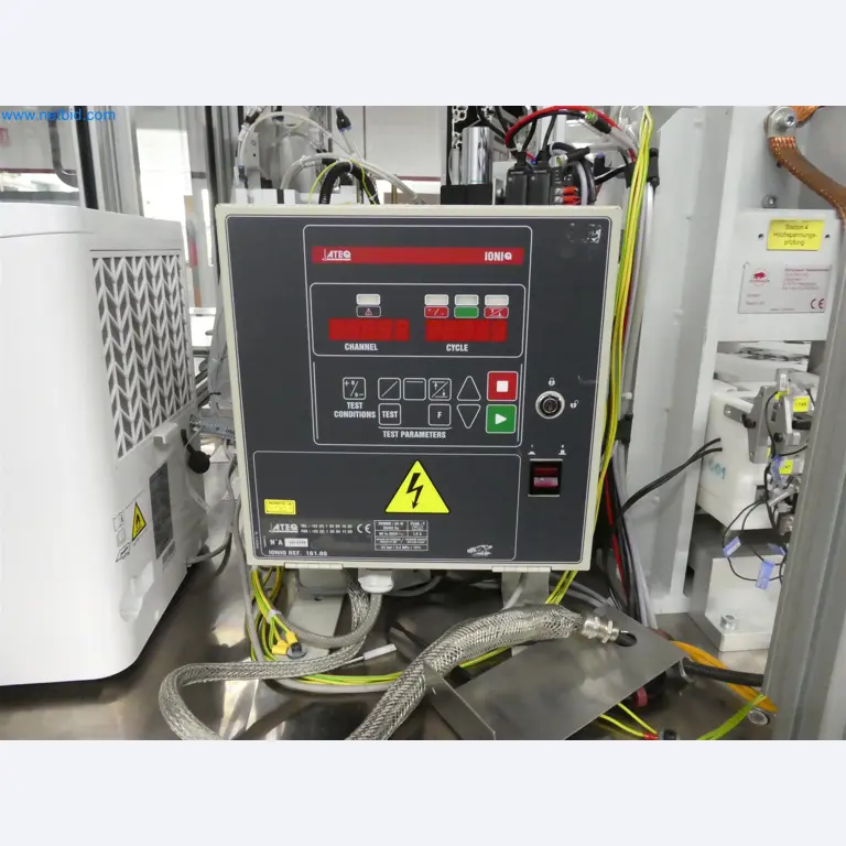 Máquinas de moldeo por inyección, máquinas CNC y líneas de montaje para elementos calefactores y componentes de automoción-17