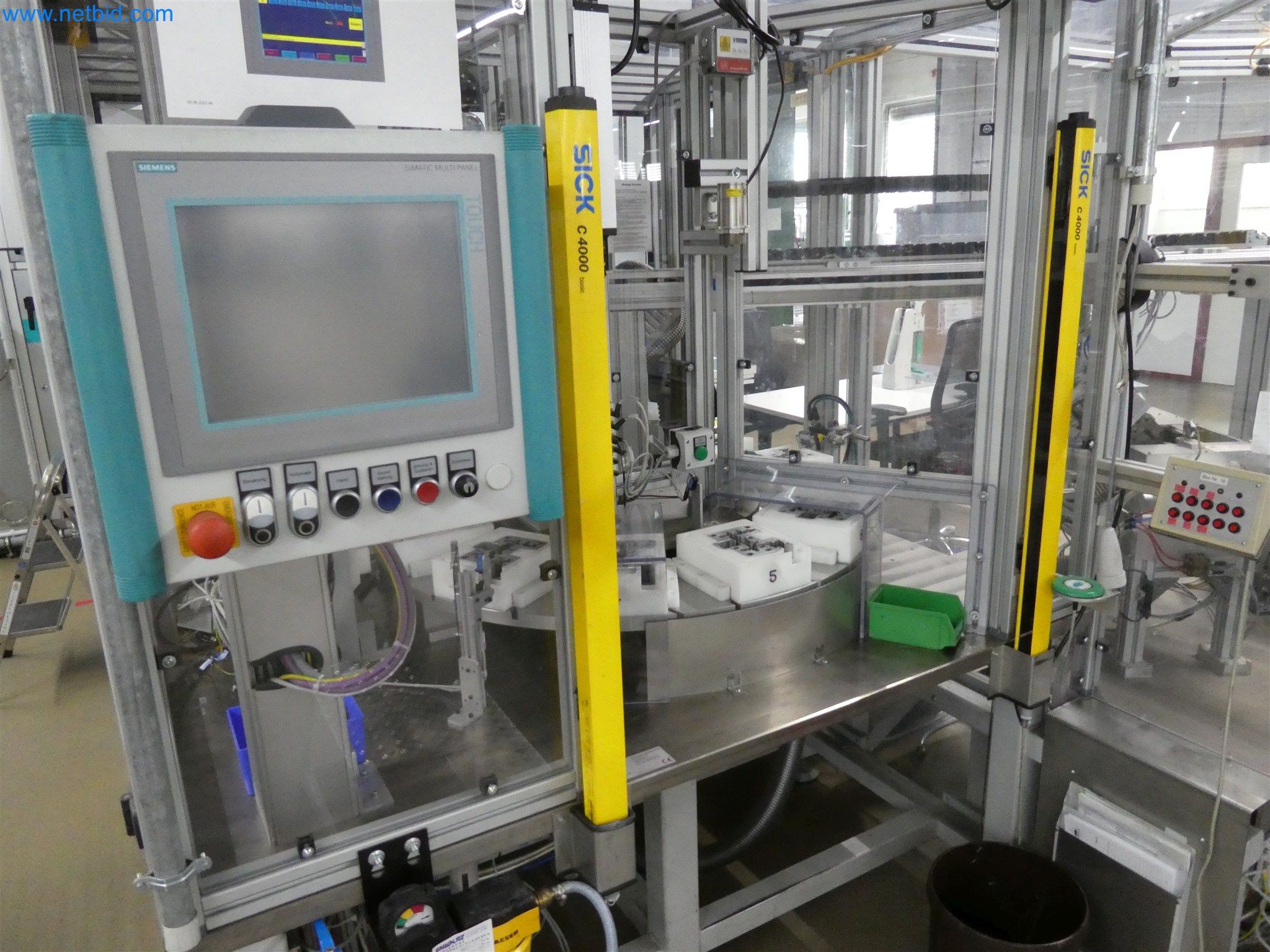 Máquinas de moldeo por inyección, máquinas CNC y líneas de montaje para elementos calefactores y componentes de automoción-18