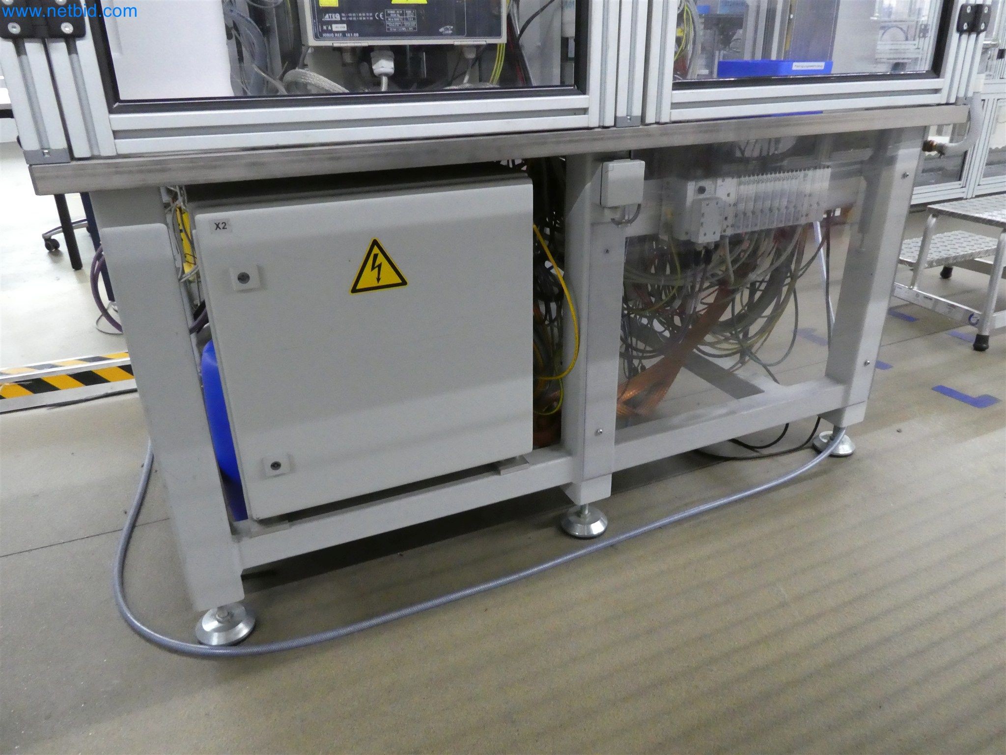 Máquinas de moldeo por inyección, máquinas CNC y líneas de montaje para elementos calefactores y componentes de automoción-19