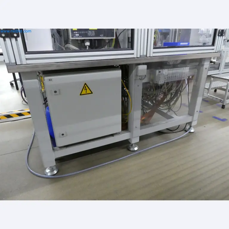 Máquinas de moldeo por inyección, máquinas CNC y líneas de montaje para elementos calefactores y componentes de automoción-19