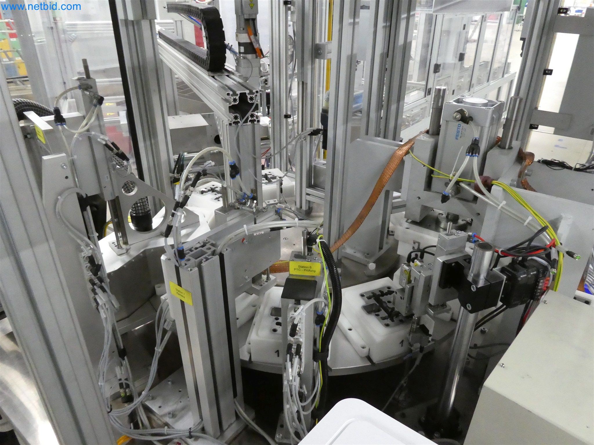 Máquinas de moldeo por inyección, máquinas CNC y líneas de montaje para elementos calefactores y componentes de automoción-7