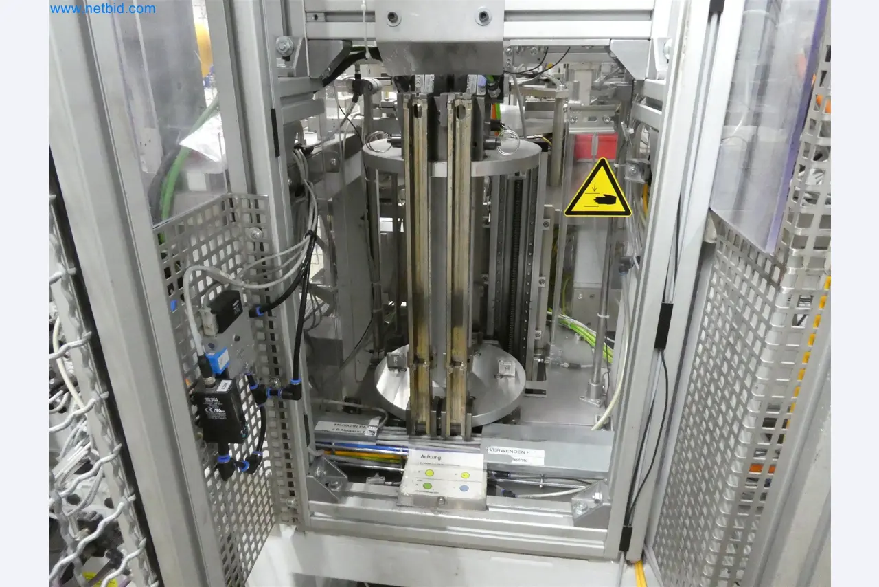 Máquinas de moldeo por inyección, máquinas CNC y líneas de montaje para elementos calefactores y componentes de automoción-18