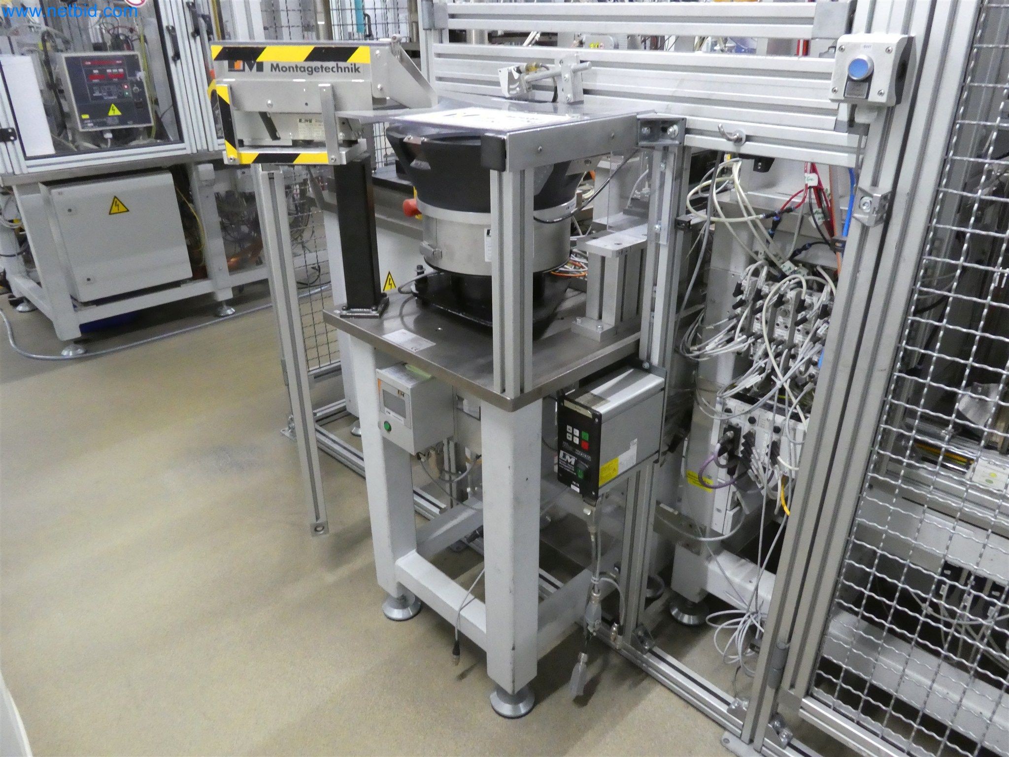 Máquinas de moldeo por inyección, máquinas CNC y líneas de montaje para elementos calefactores y componentes de automoción-19