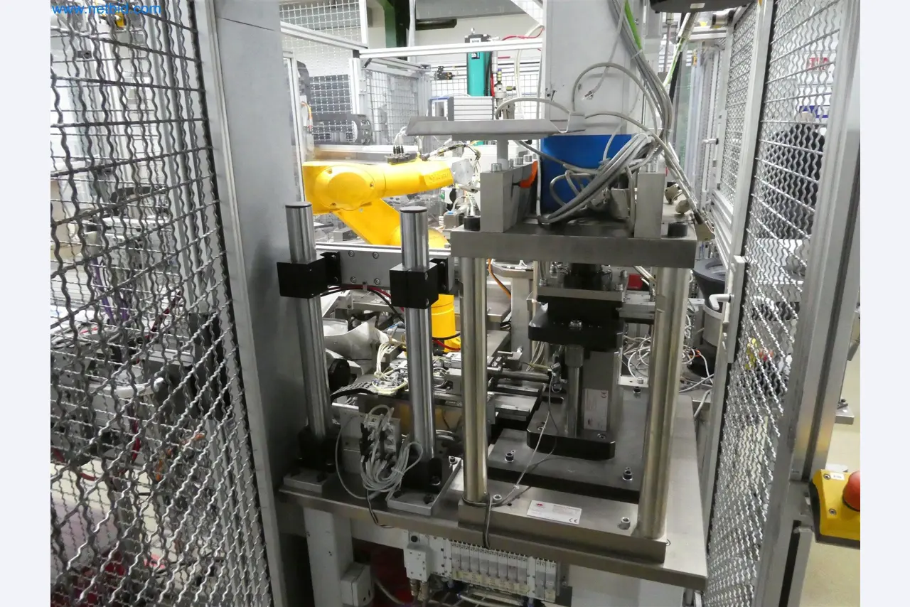 Máquinas de moldeo por inyección, máquinas CNC y líneas de montaje para elementos calefactores y componentes de automoción-22