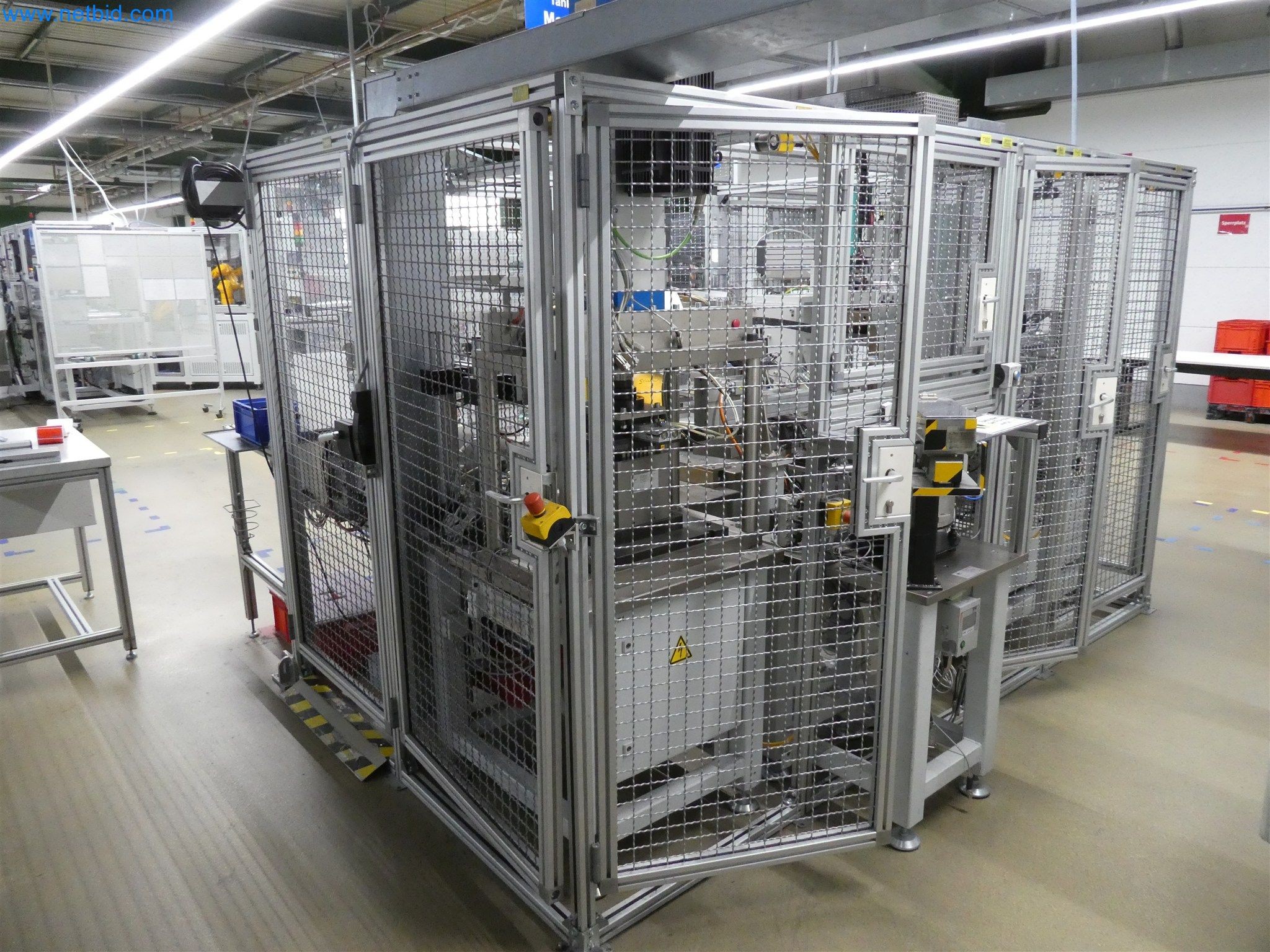 Máquinas de moldeo por inyección, máquinas CNC y líneas de montaje para elementos calefactores y componentes de automoción-4