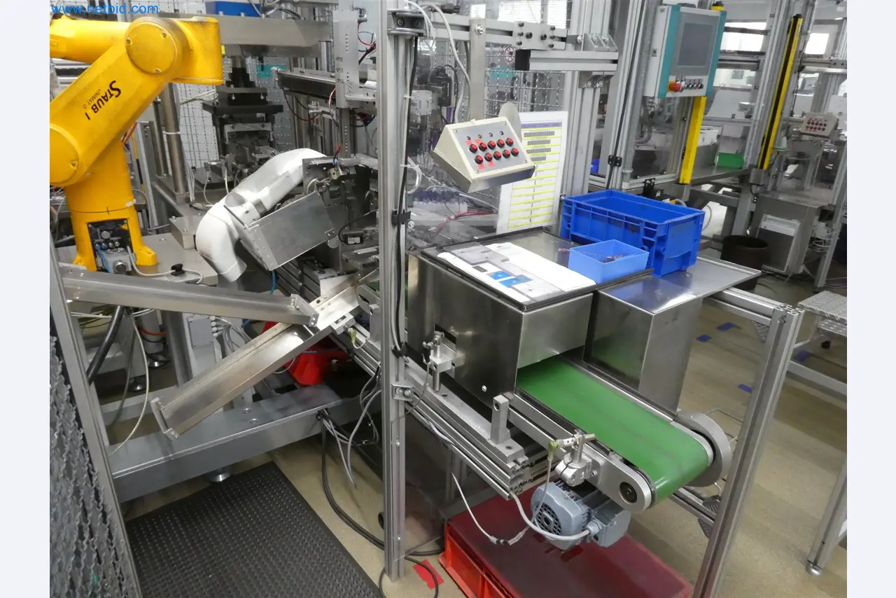 Máquinas de moldeo por inyección, máquinas CNC y líneas de montaje para elementos calefactores y componentes de automoción-5