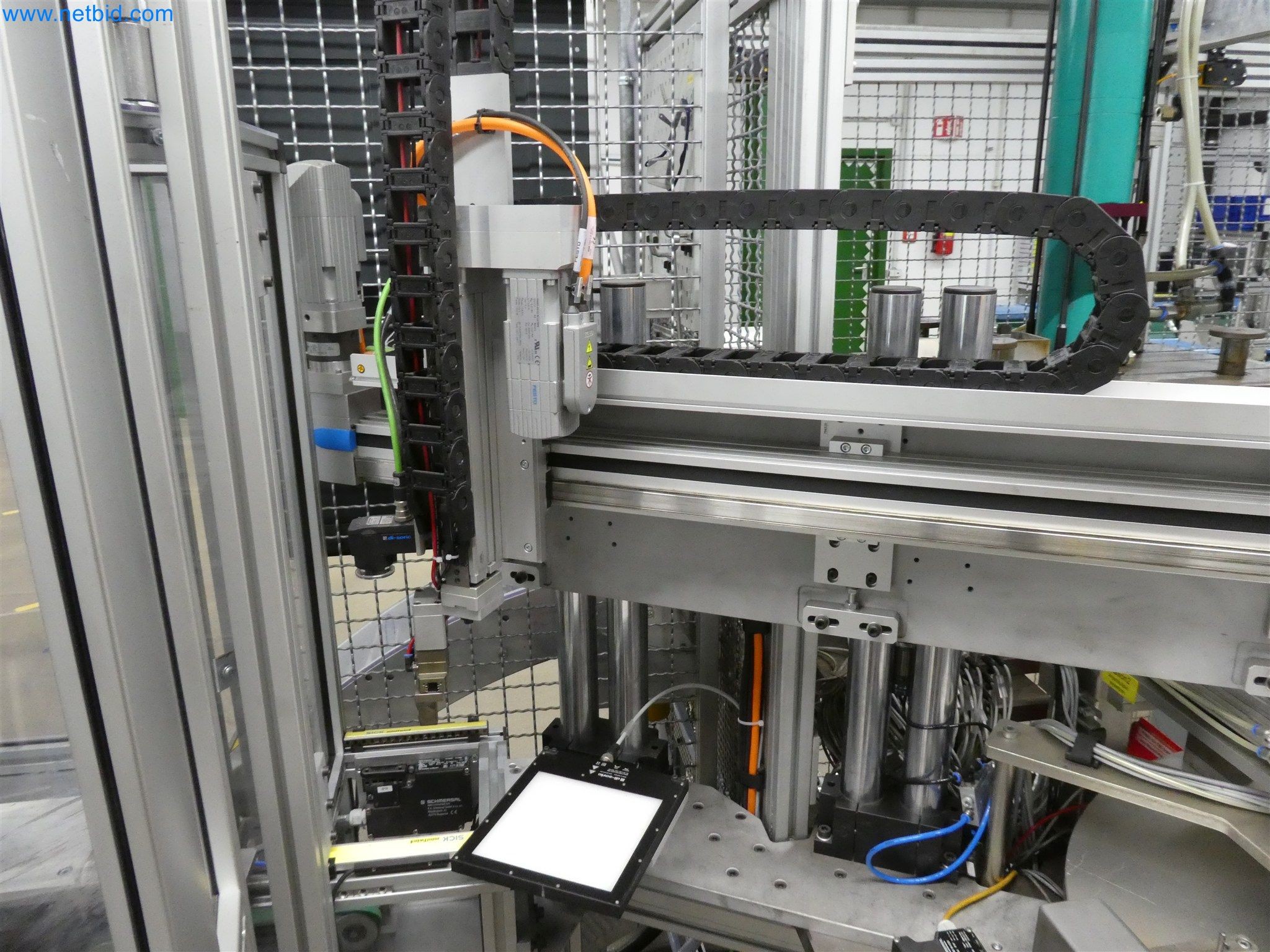 Máquinas de moldeo por inyección, máquinas CNC y líneas de montaje para elementos calefactores y componentes de automoción-6