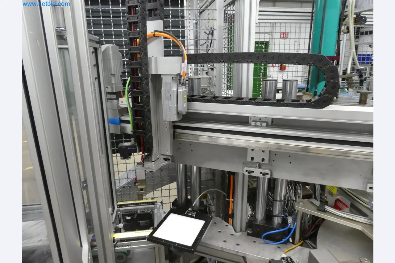 Máquinas de moldeo por inyección, máquinas CNC y líneas de montaje para elementos calefactores y componentes de automoción-6