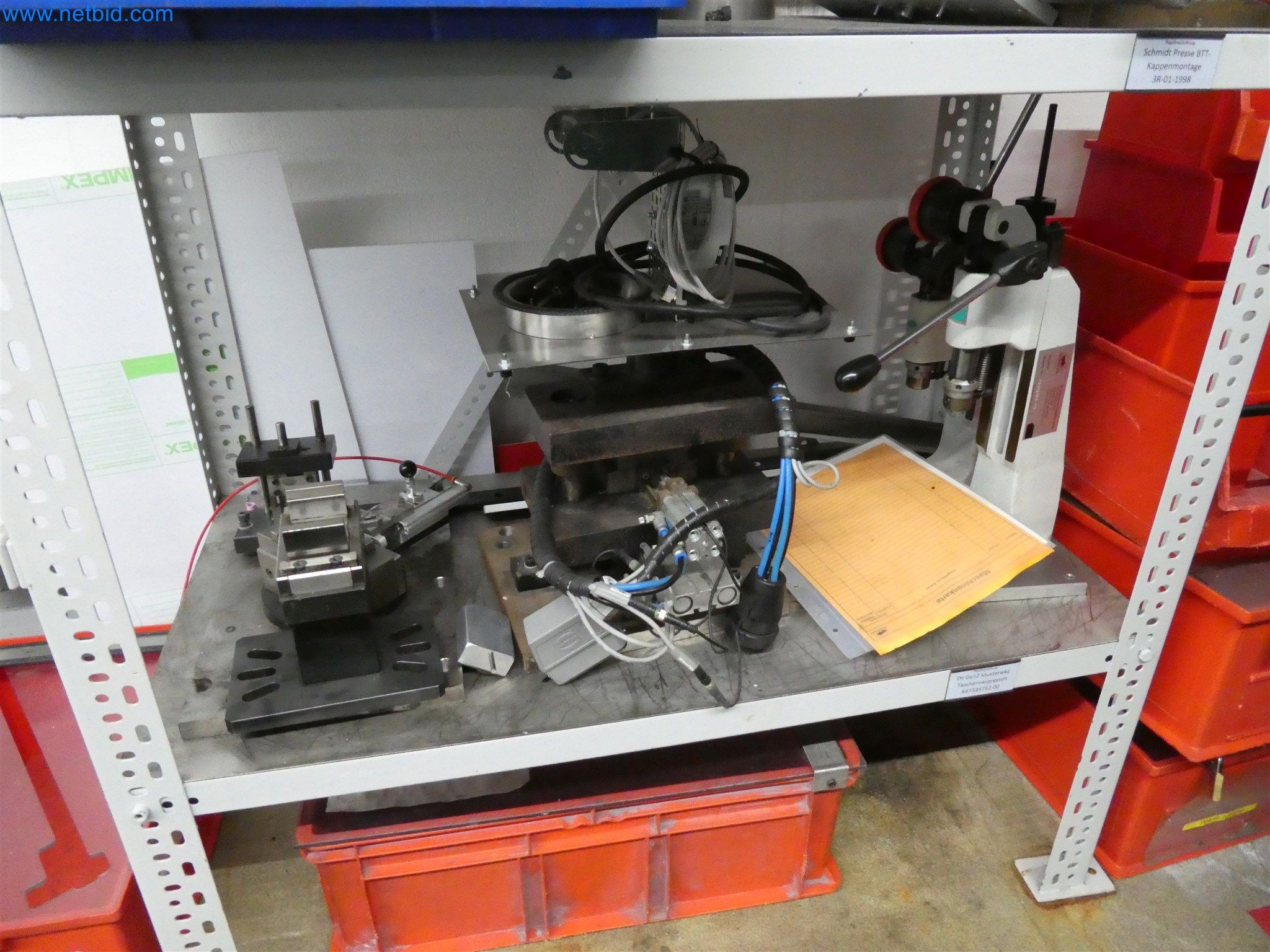 Máquinas de moldeo por inyección, máquinas CNC y líneas de montaje para elementos calefactores y componentes de automoción-10